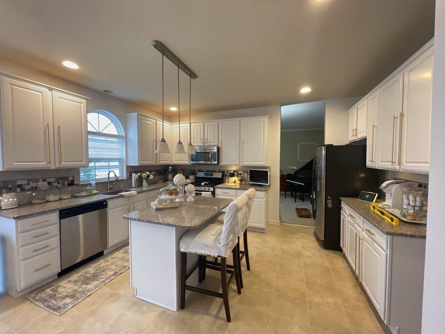 Kitchen Cabinet Painting by GLSpainters