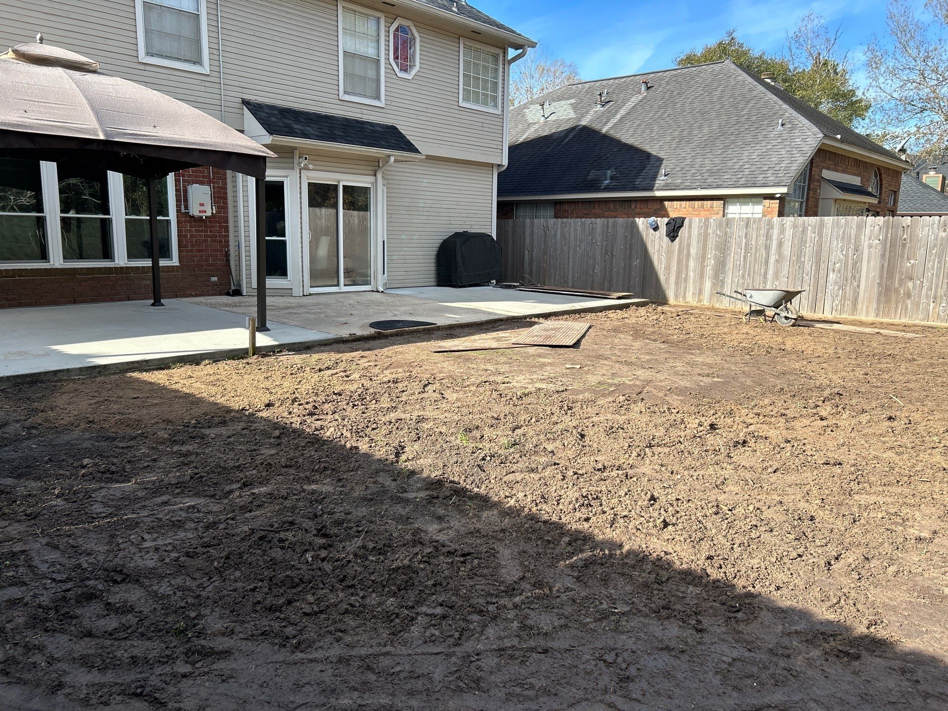🌱✨ Angelica & Leandro’s Backyard Renewal – A Fresh Start with New Sod by Texas Urban Elements