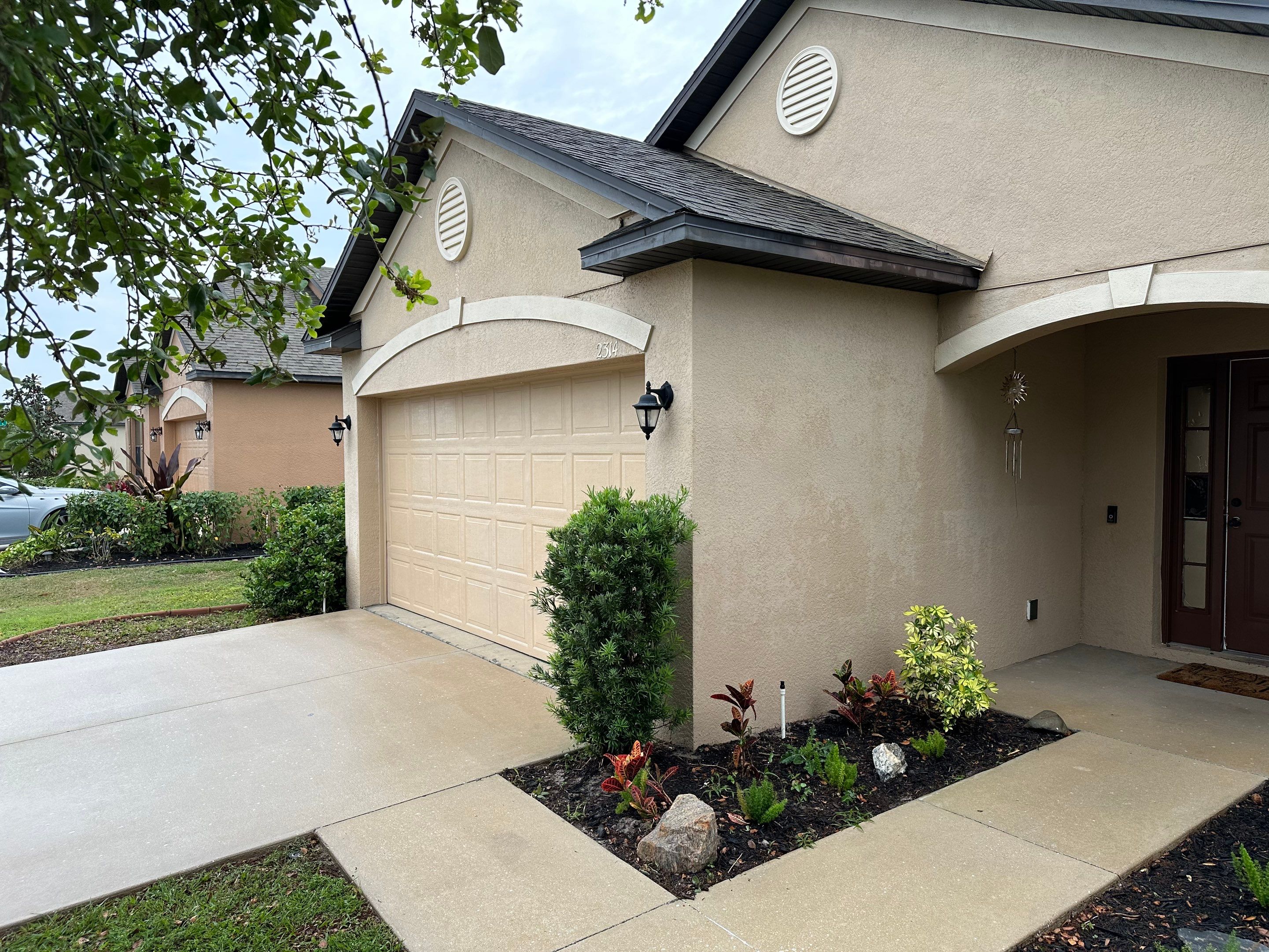 House Wash & Driveway Cleaning in Palmetto Estates Community, Palmetto, FL by Sunshine AquaWash