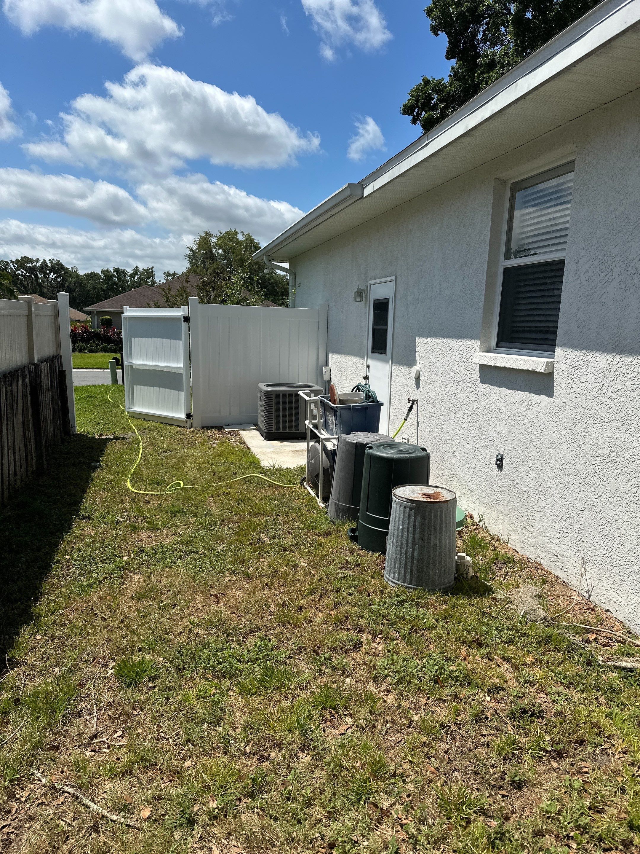 1-Story House Wash, Driveway, Patio/Lanai & Screen Enclosure Cleaning in Oakley Community, Ellenton, FL | Sunshine AquaWash by Sunshine AquaWash