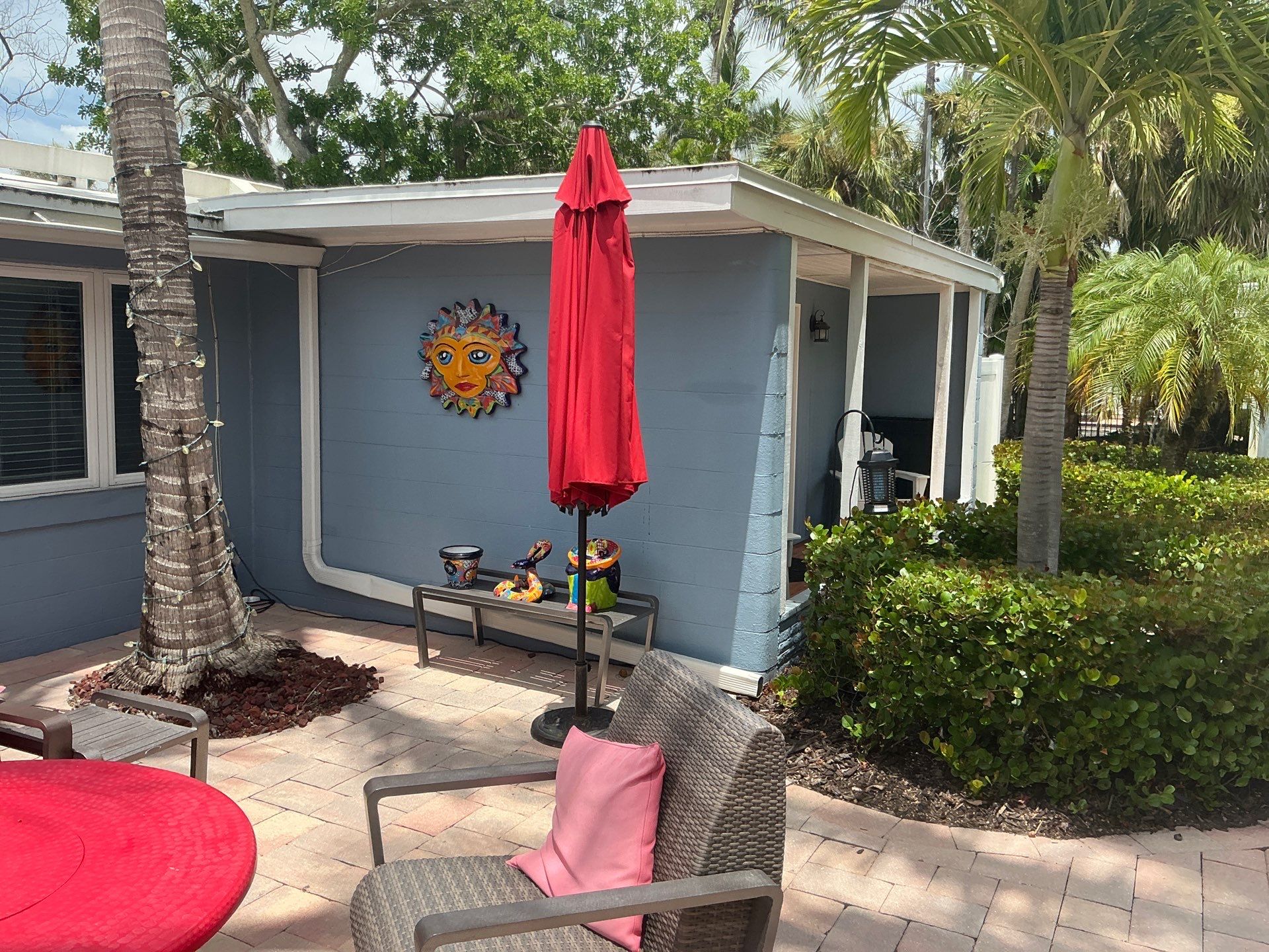 Replace gutter using 6 Inch Seamless Gutters in Siesta Key FL by Gutter Professors