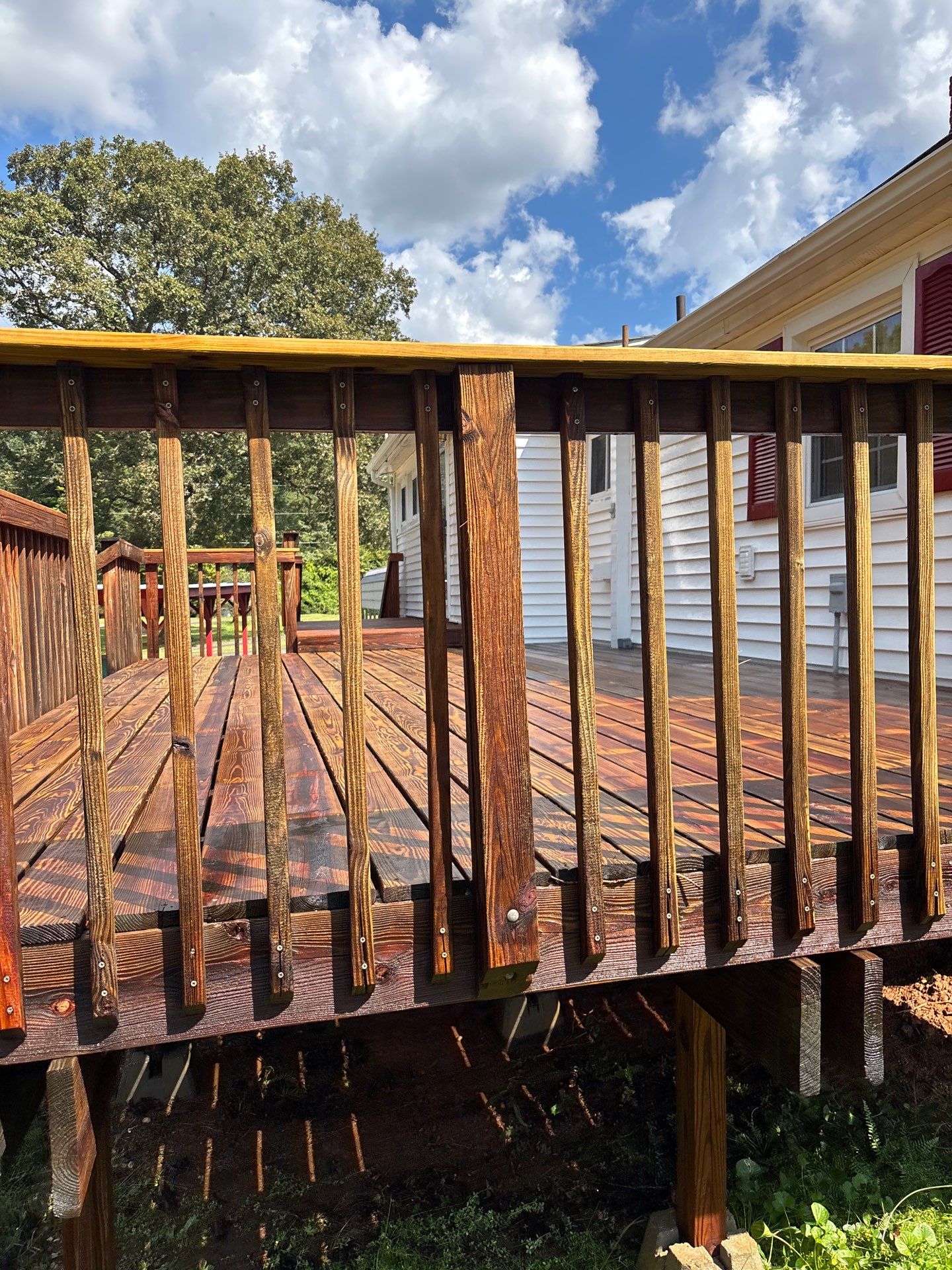 Wood Deck using Wood Sealant by DuraSeal
