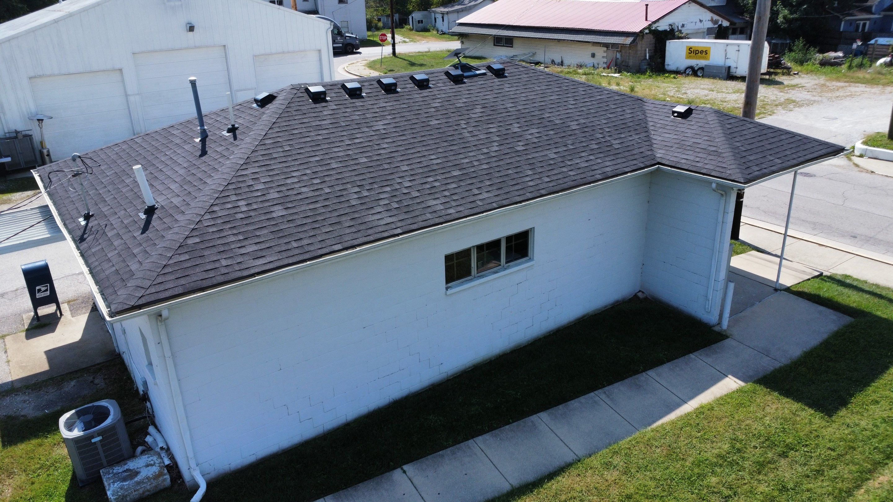 Owens Corning Oakridge - Onyx Black by Hoel Roofing & Remodeling
