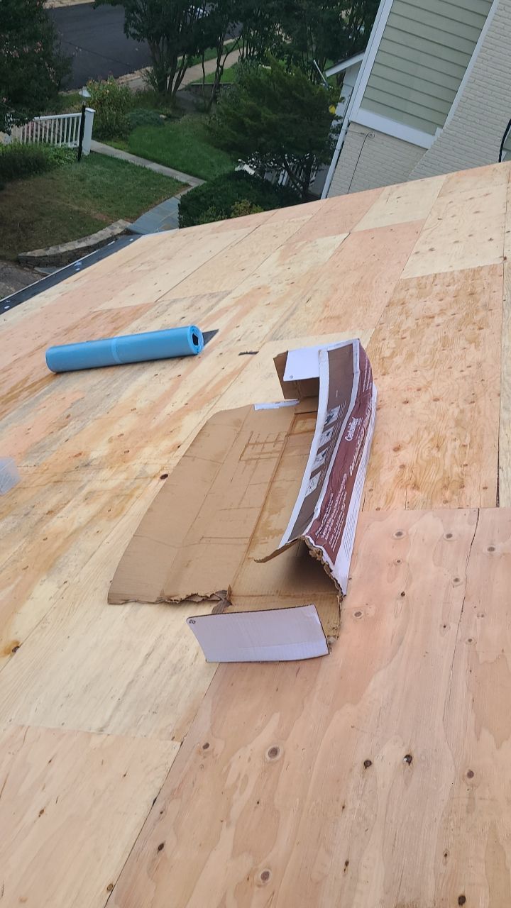 Arlington: CertainTeed Landmark Designer Shingles in Colonial Slate by RM Banning, Inc.