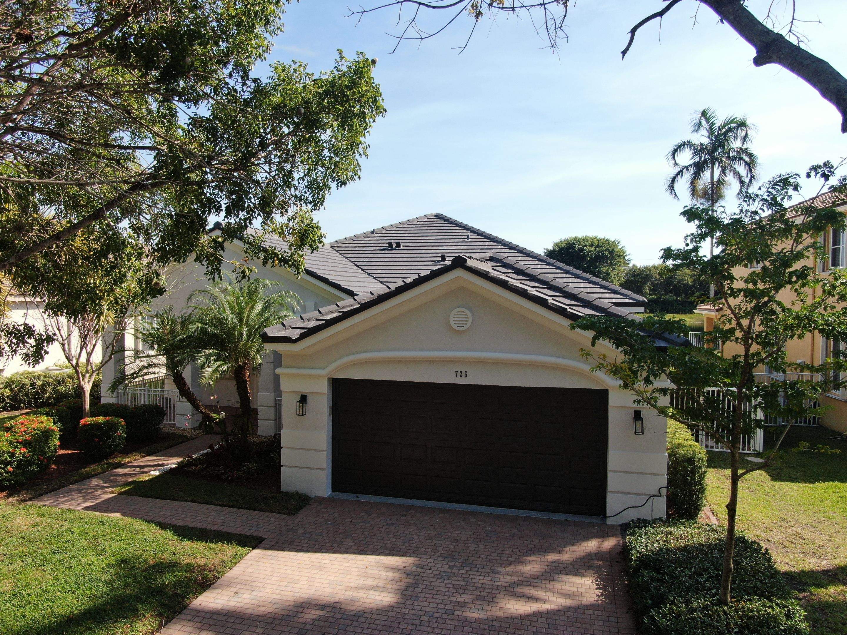 Crown - Windsor Slate - Charcoal by Istueta Roofing
