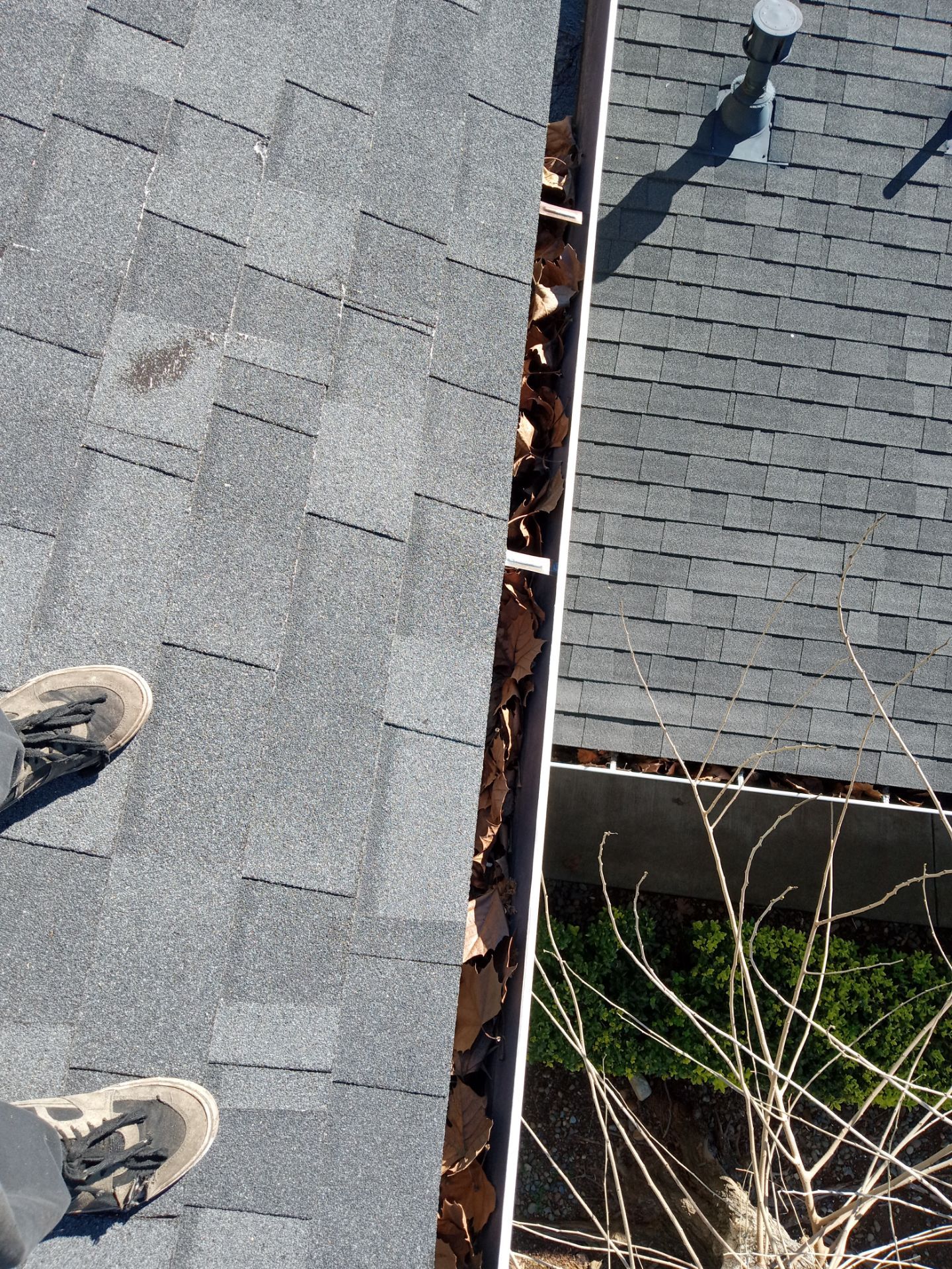 HOA gutter cleaning before