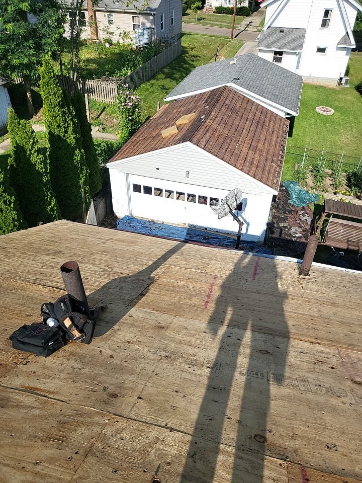 ATLAS PINNACLE COLOR: COASTAL GRANITE by Eagle Eye Roofing