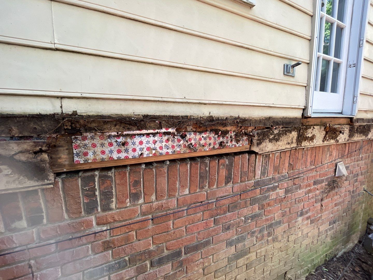 Oak Leaf Circle - Deck Installation  by Pillar and Pine