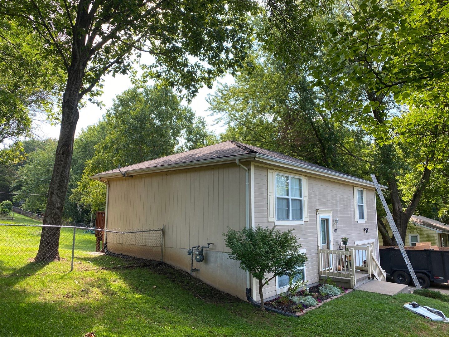 New Curb Appeal is Activated by EEC  Windows, Siding & Roofing 