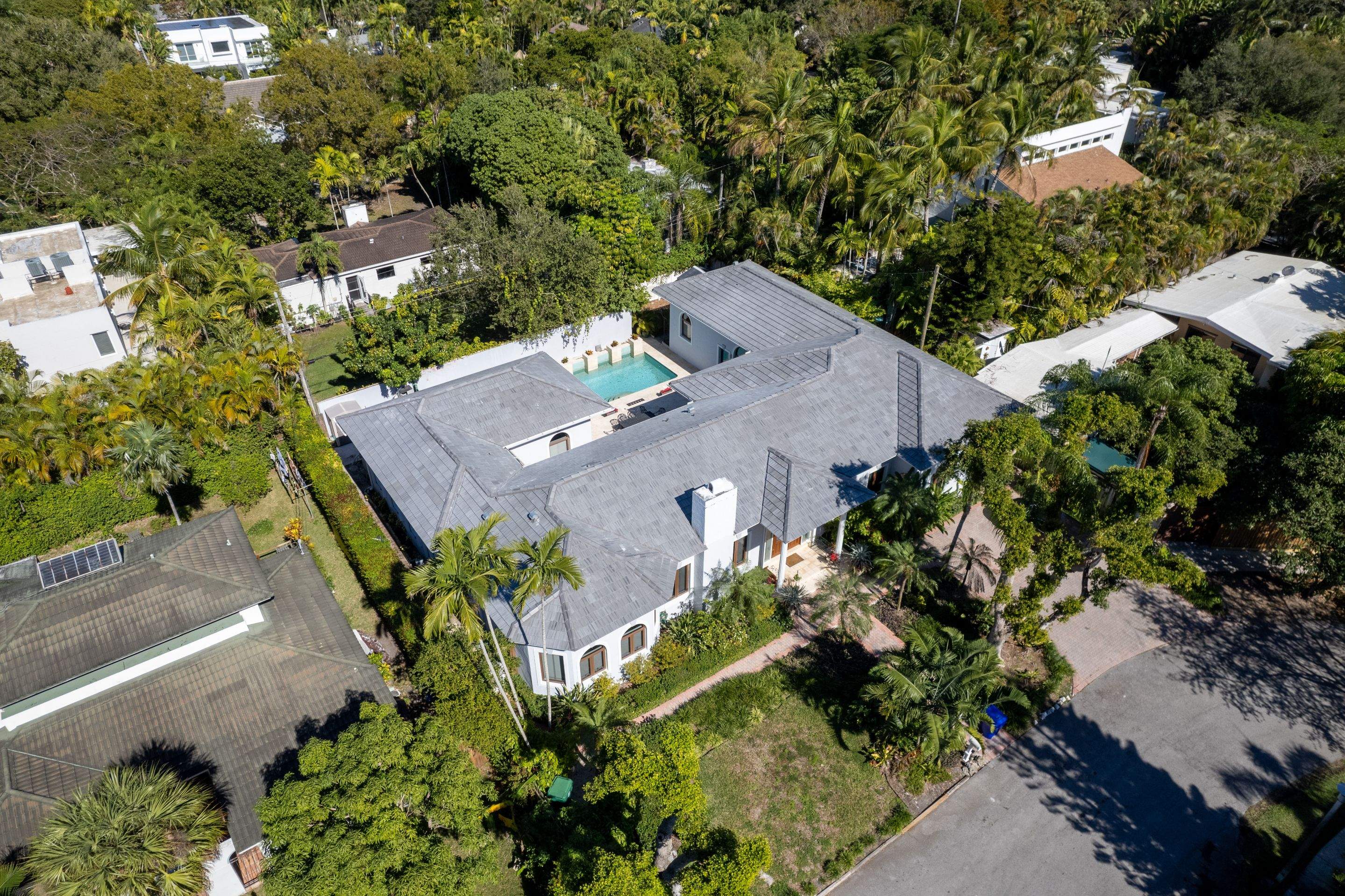 Crown Windsor Slate - Manatee Color by Istueta Roofing
