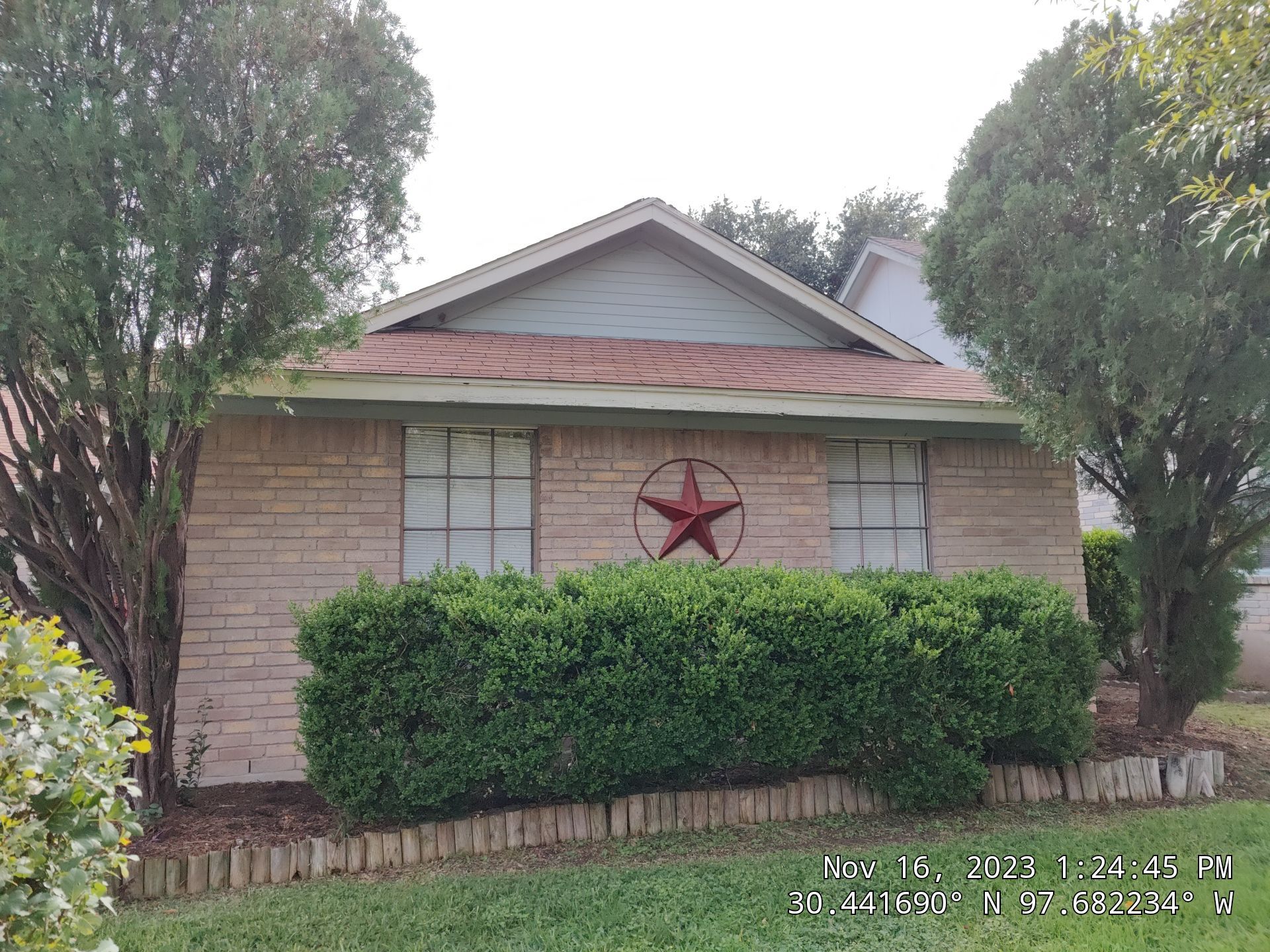 Residential Roofing Installation using Owens Corning Oakridge Estate Grey by DeZign Roofing & Exteriors