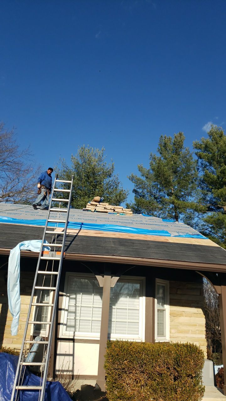 Springfield: CertainTeed Landmark Designer Shingles in Burnt Sienna by RM Banning, Inc.