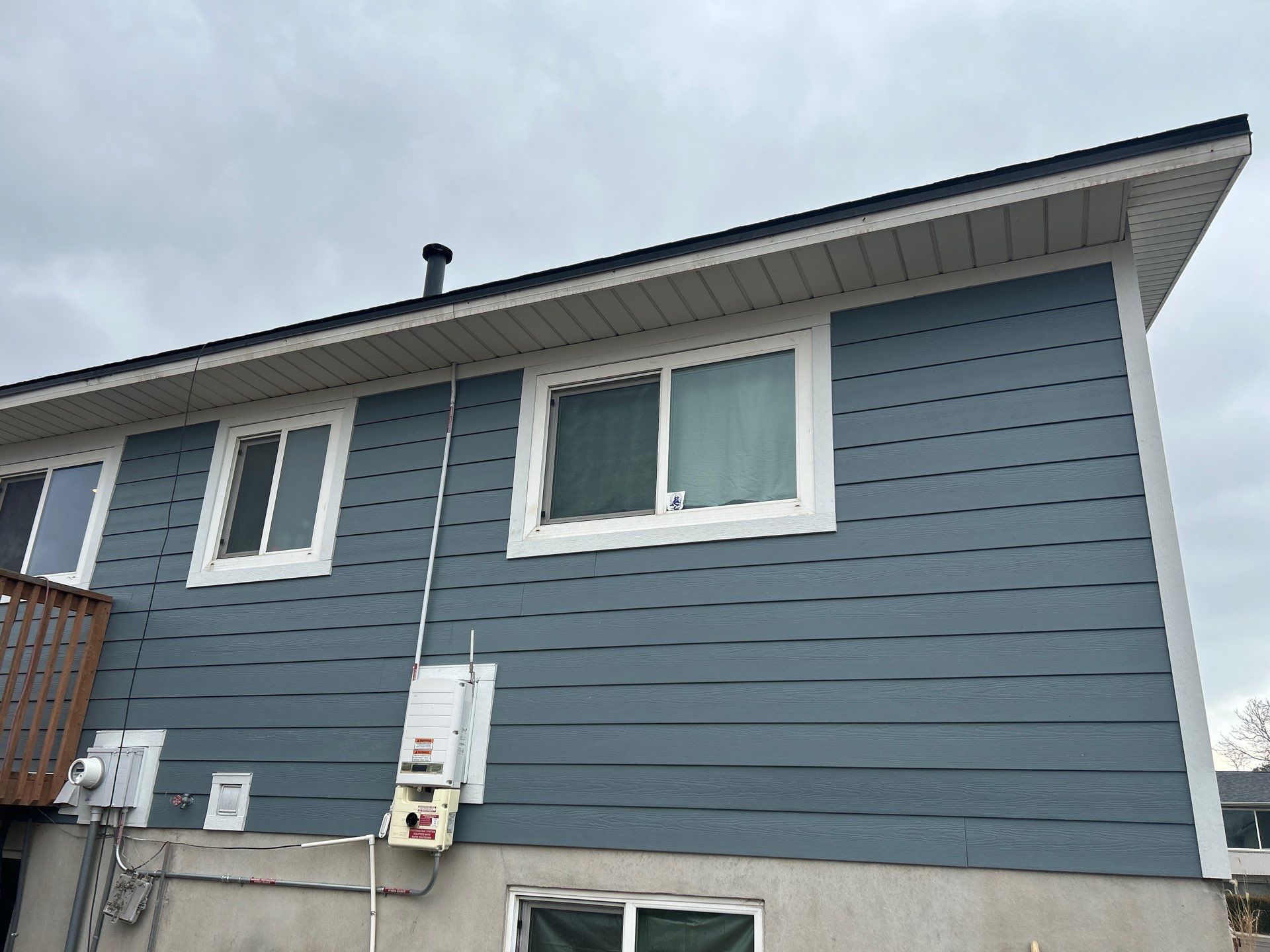 Orem | Beautiful Hardie Lap with B&B Accent | Boothbay Blue by Ideal Siding Utah