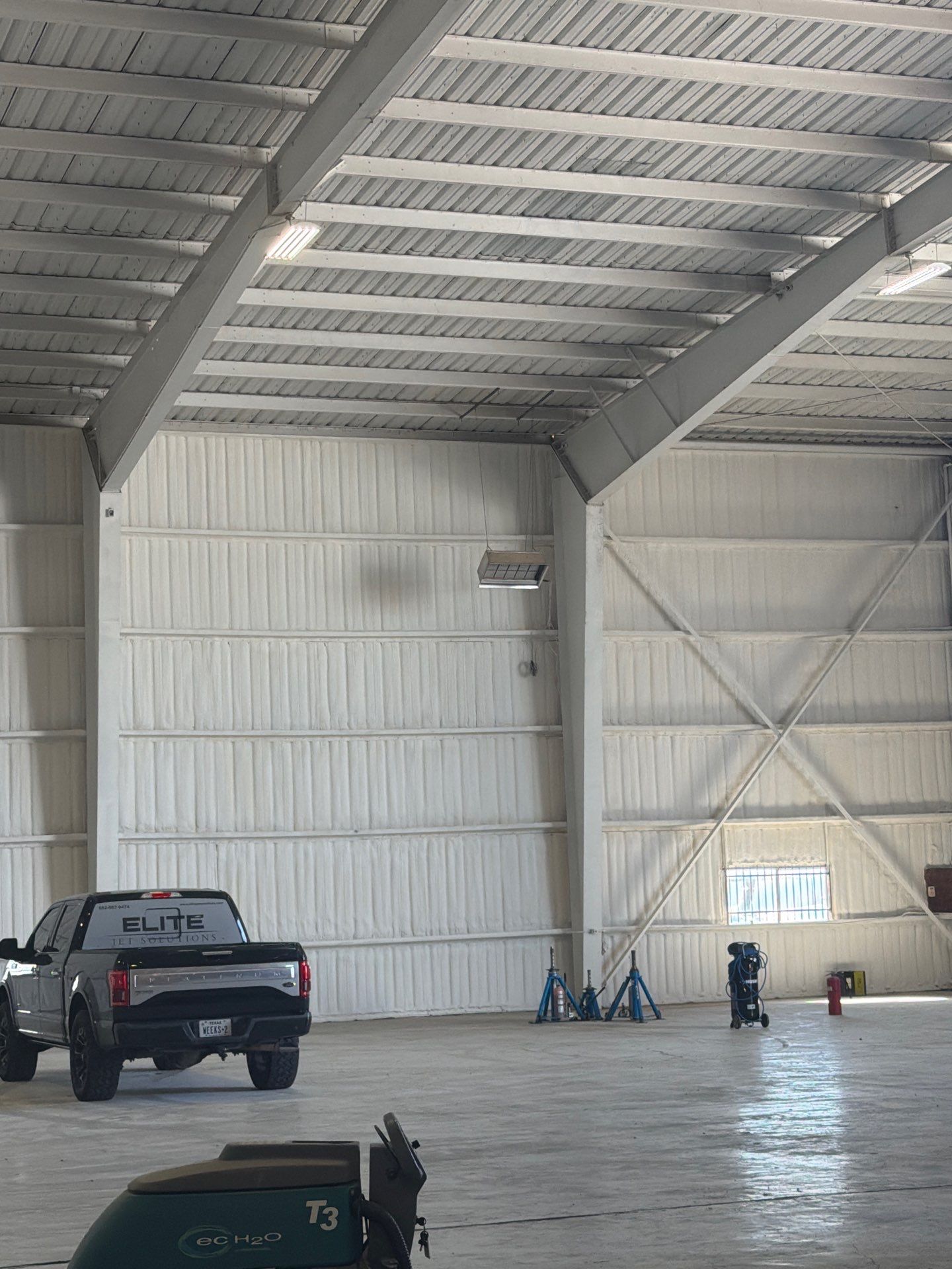 20,000 SF Airplane Hangar  by Apex Insulation Solutions