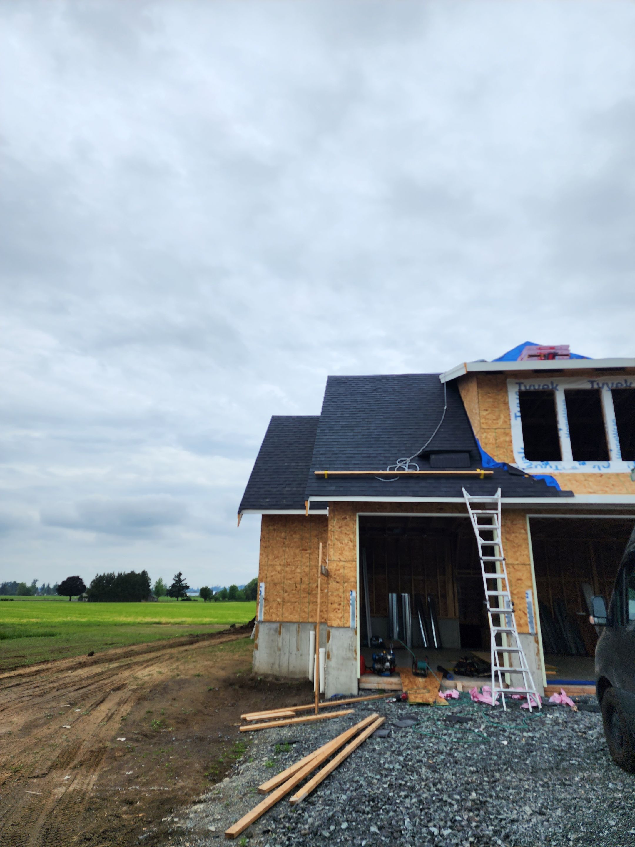 Residential Roofing Installation using OC Oakridge shingles by Top Notch Roofing Inc