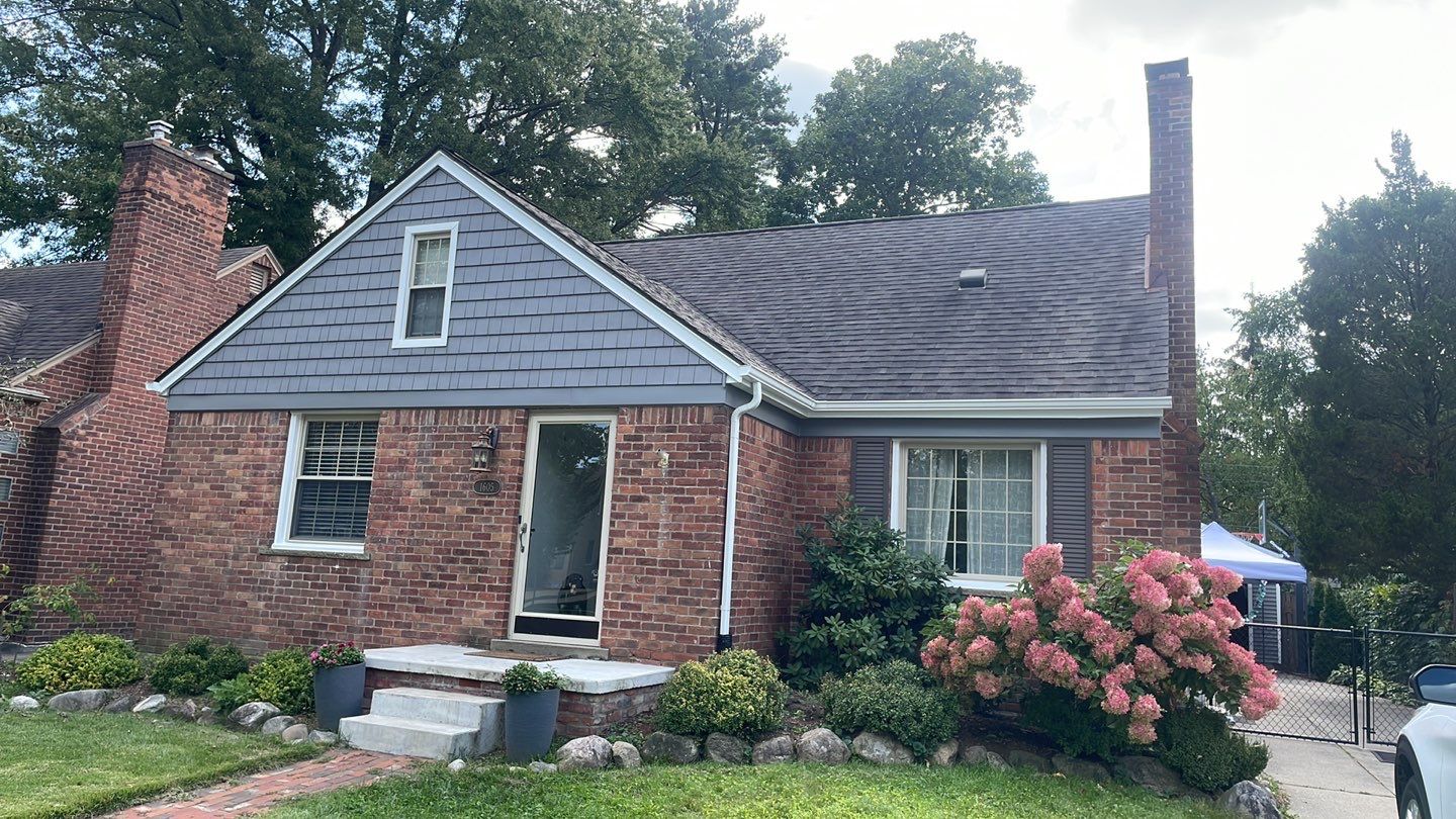 Siding Replacement using CertainTeed Restoration Classis D4 by 180 Contractors