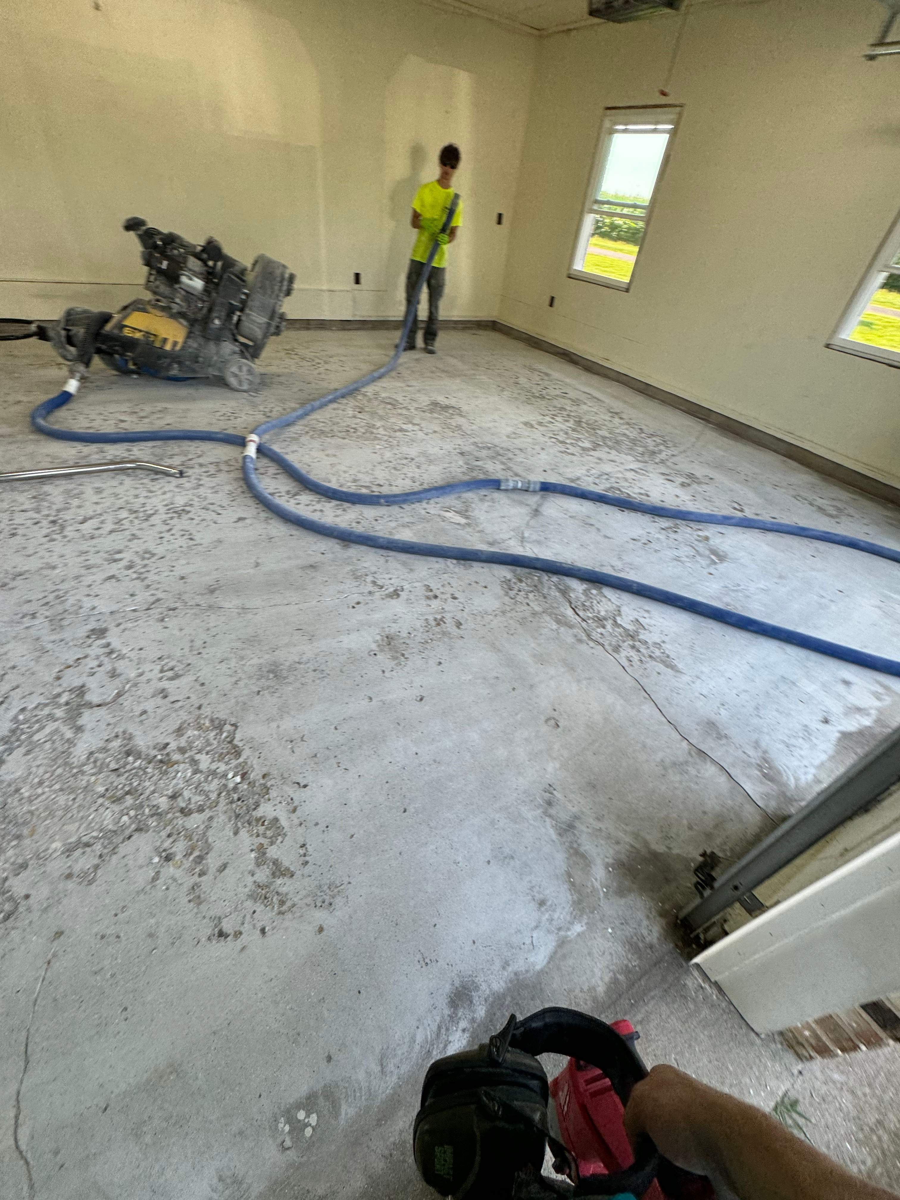 Creekbed Garage De Witt by Loud Bros