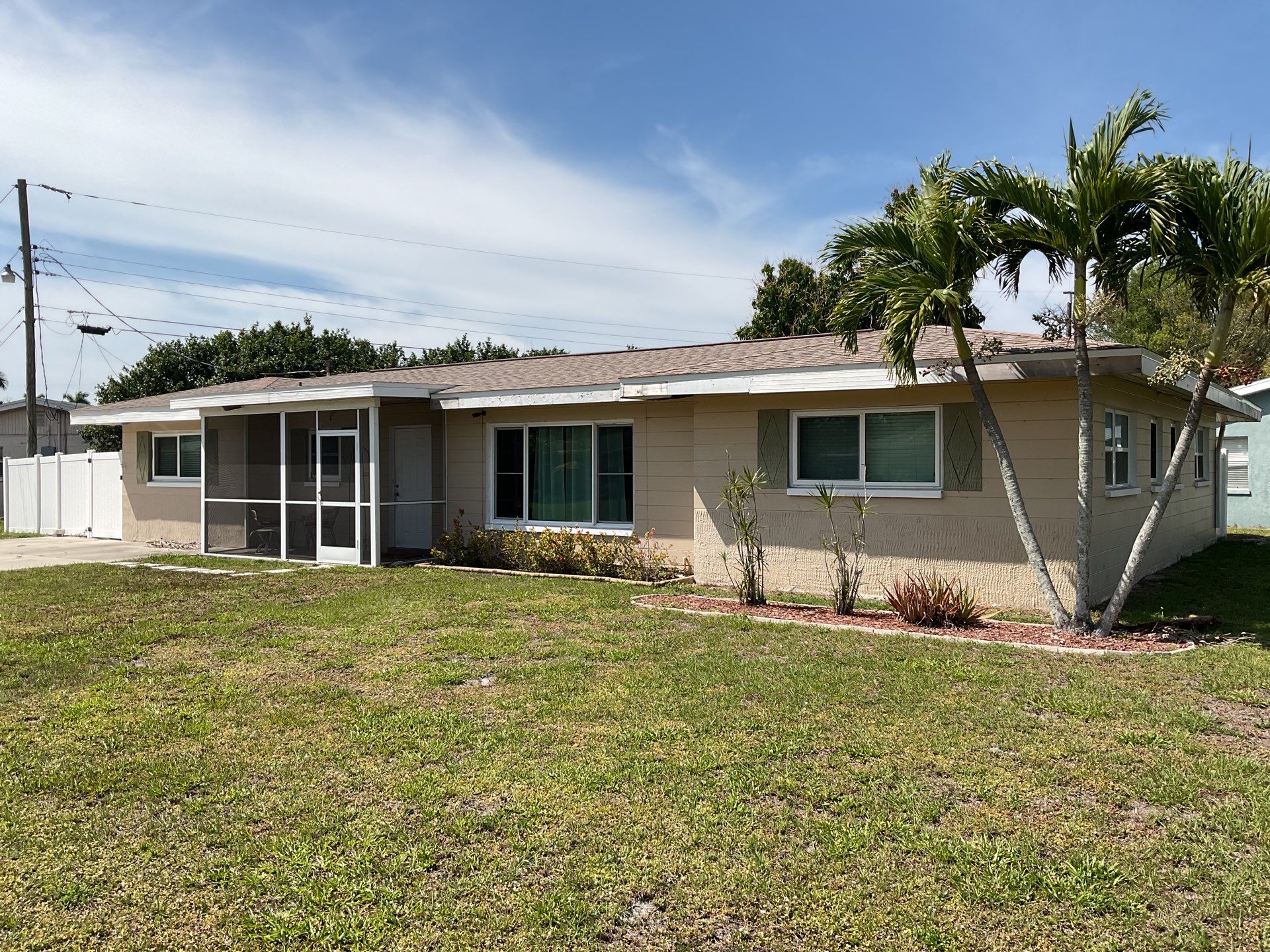 Soffit and Fascia Replacement in Fort Myers FL by Gutter Professors