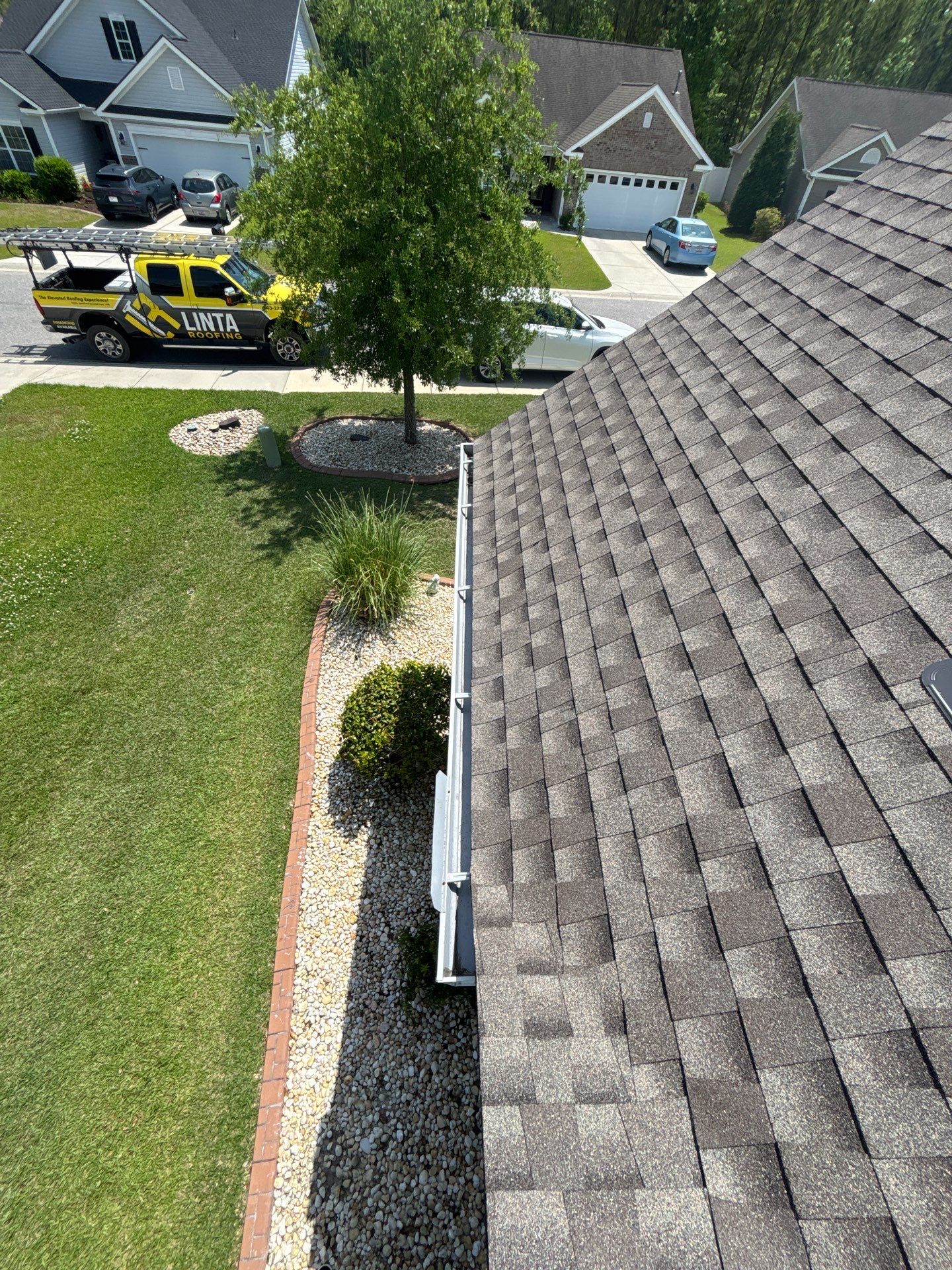 GAF HDZ - Weathered Wood by Linta Roofing Inc