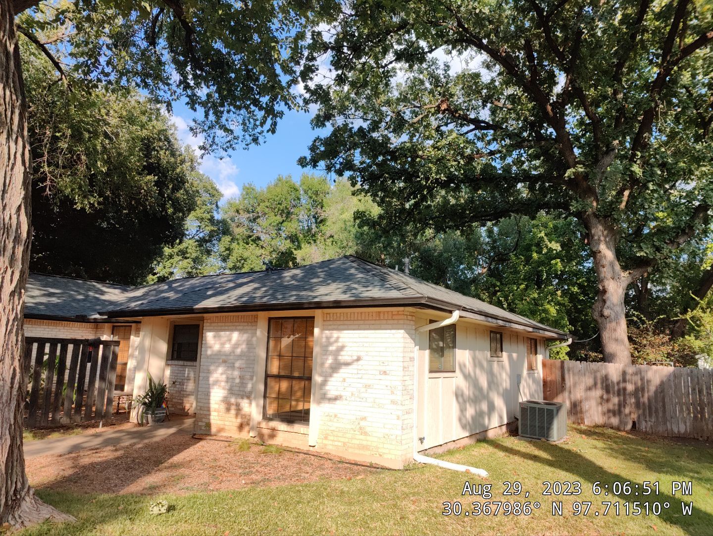 Residential Roofing Installation using Owens Corning Oakridge Estate Grey by DeZign Roofing & Exteriors