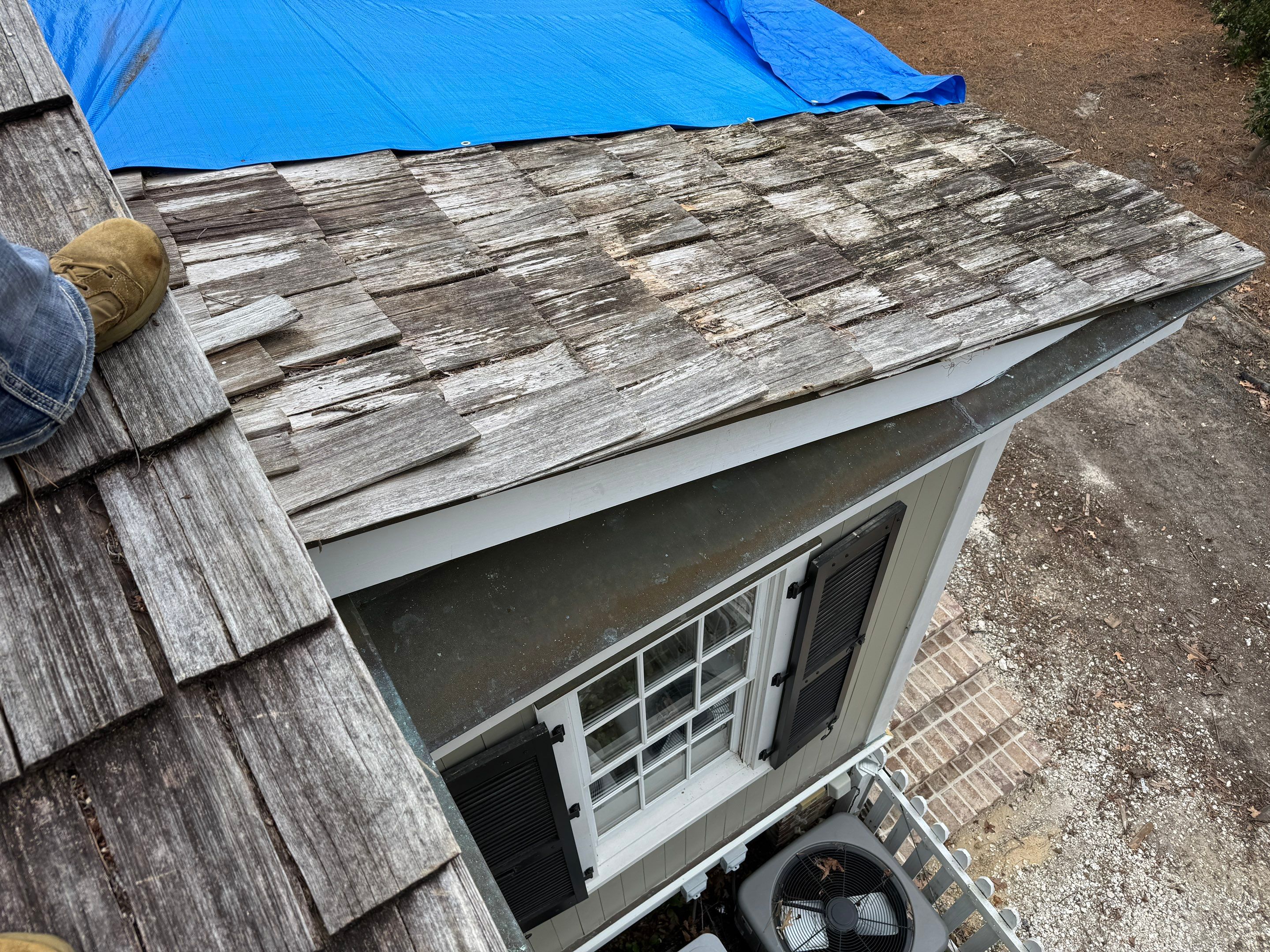 A Ford Plantation Classic by A Good Roofer Near Me 