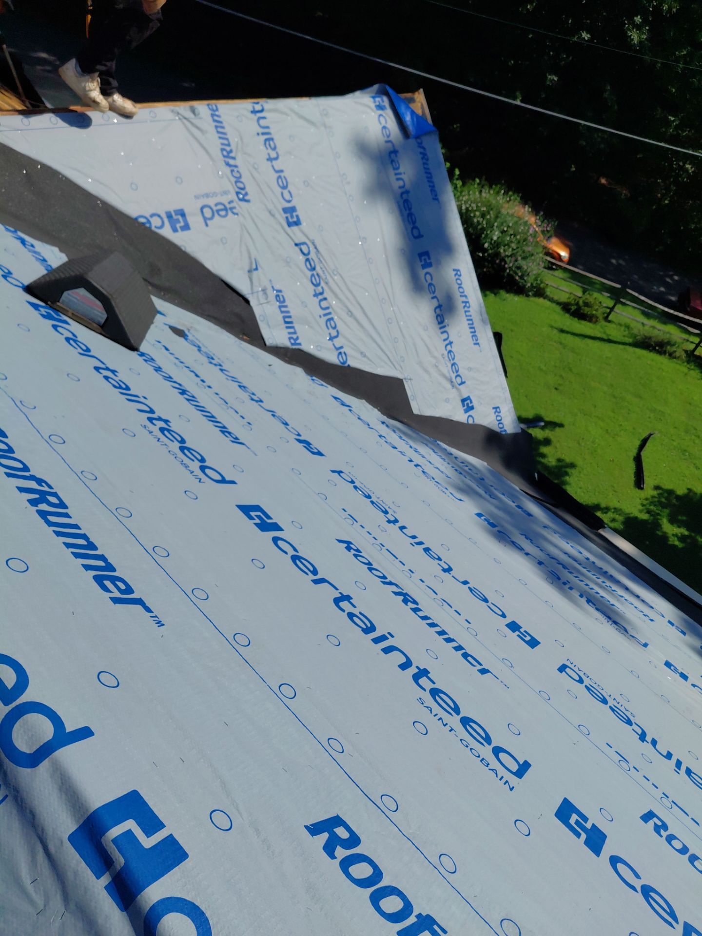 Lorton: Residential Roof with CertainTeed Landmark Pro in Max Def Moire Black by RM Banning, Inc.