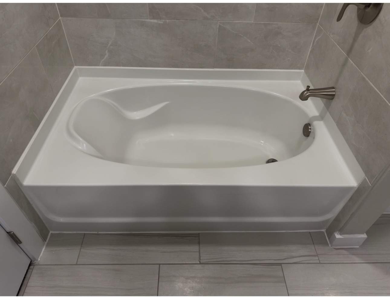 Bathtub Refinishing by Surface Experts - Cypress / North Katy