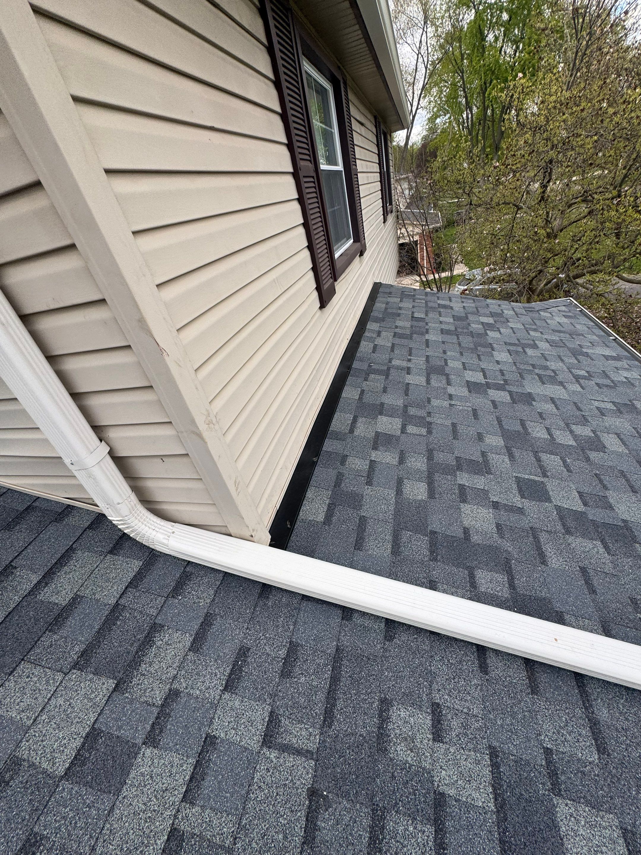 Roof Replacement using Owens Corning Tru Definitions by 180 Contractors