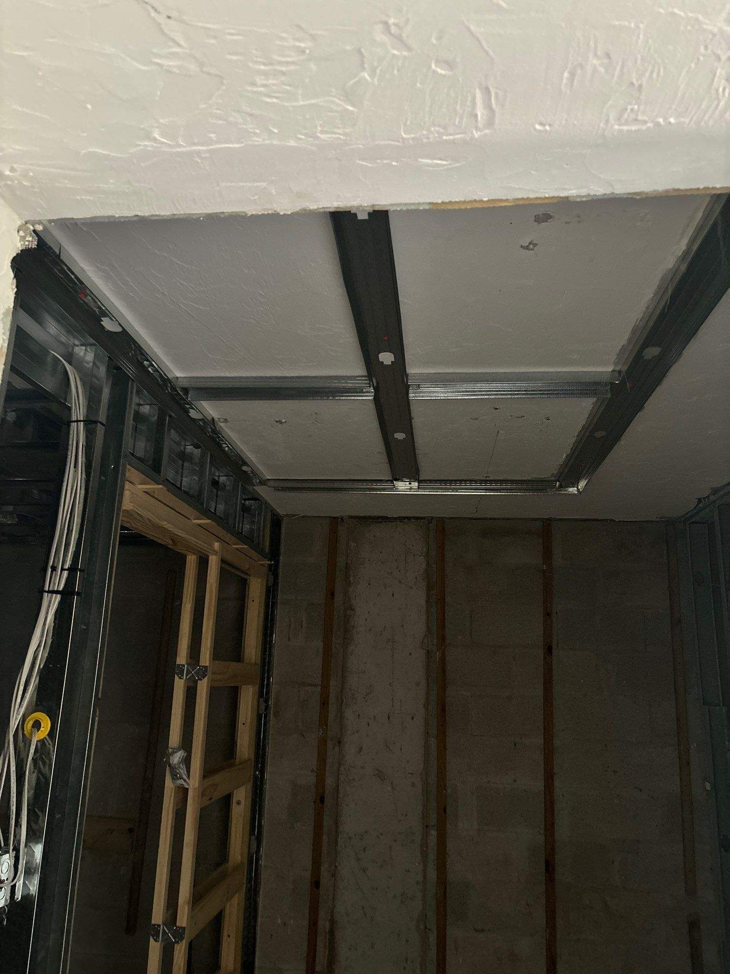 REMODELING ATRIUM SANIBEL by TTS Remodeling corp & Genesis Restauration