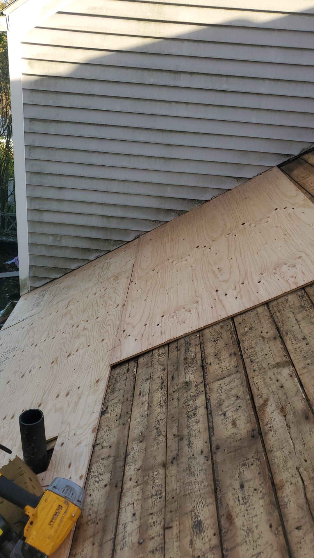 Residential Roofing Installation using Owens Corning TruDefinition Slatestone Gray by A Plus Exterior