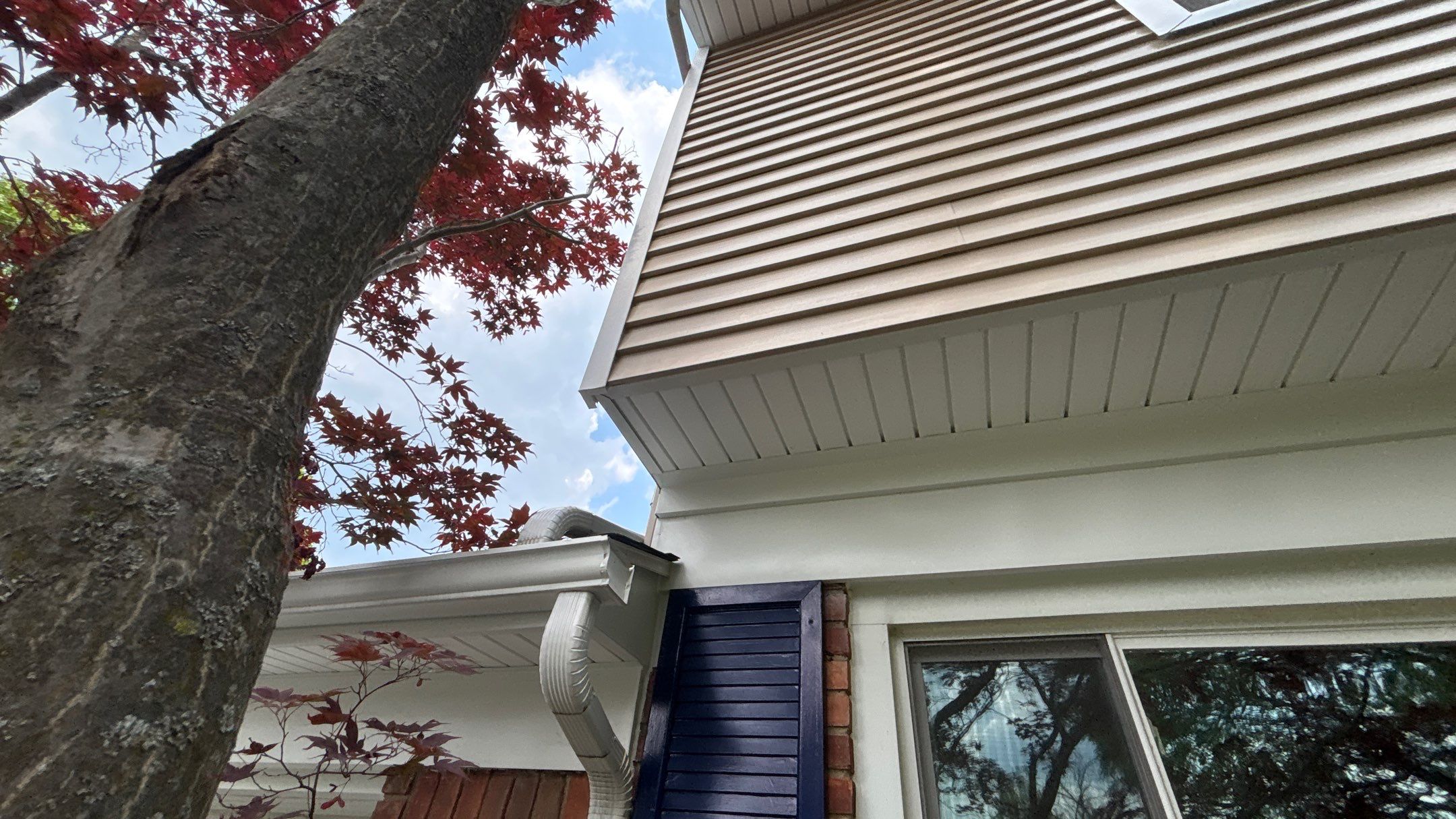 Siding Replacement using Alside Charter Oak D4.5" Vintage Wicker by 180 Contractors