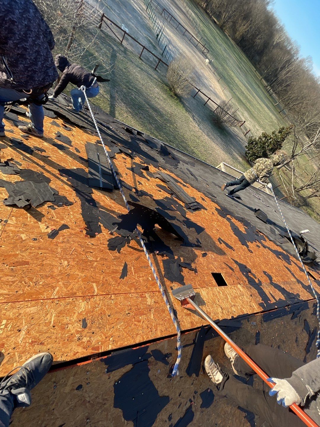 Residential Roofing Installation using Owens Corning Oakridge Roofing System by Undersun Roofing 