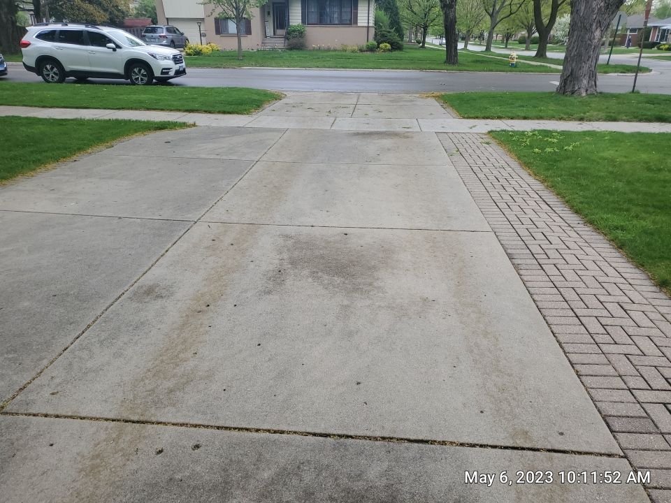 Mount Prospect, IL Driveway cleaning by Northern Power Washing LLC.