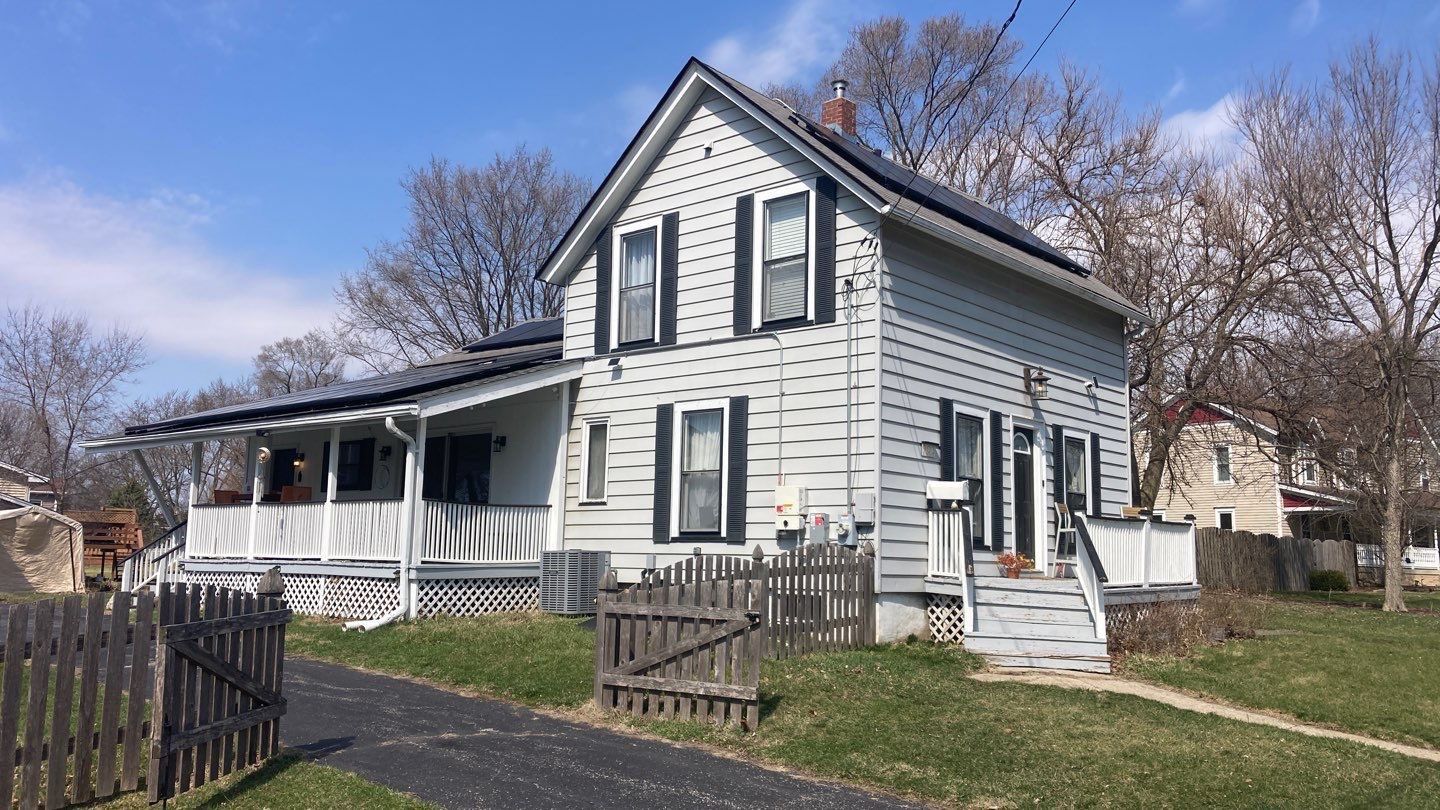 Vinyl Siding Replacement and Exterior Improvements in McHenry, Illinois by Mr Roof & Remodeling Co