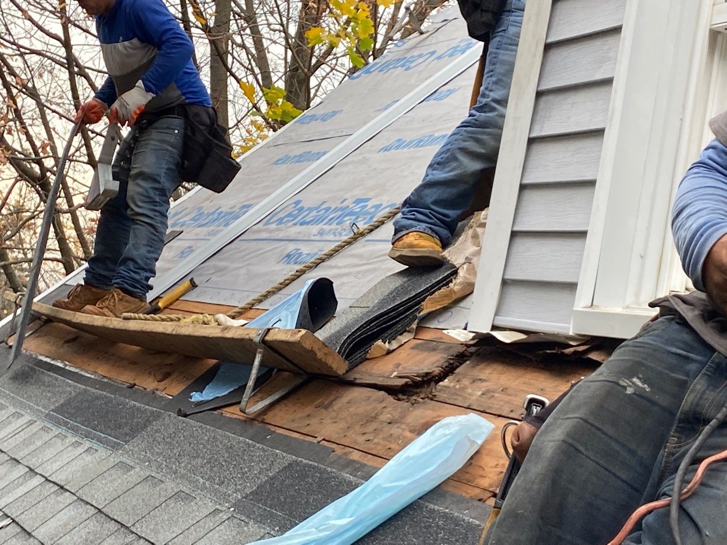 Roof Replacement using CertainTeed Landmark by 180 Contractors