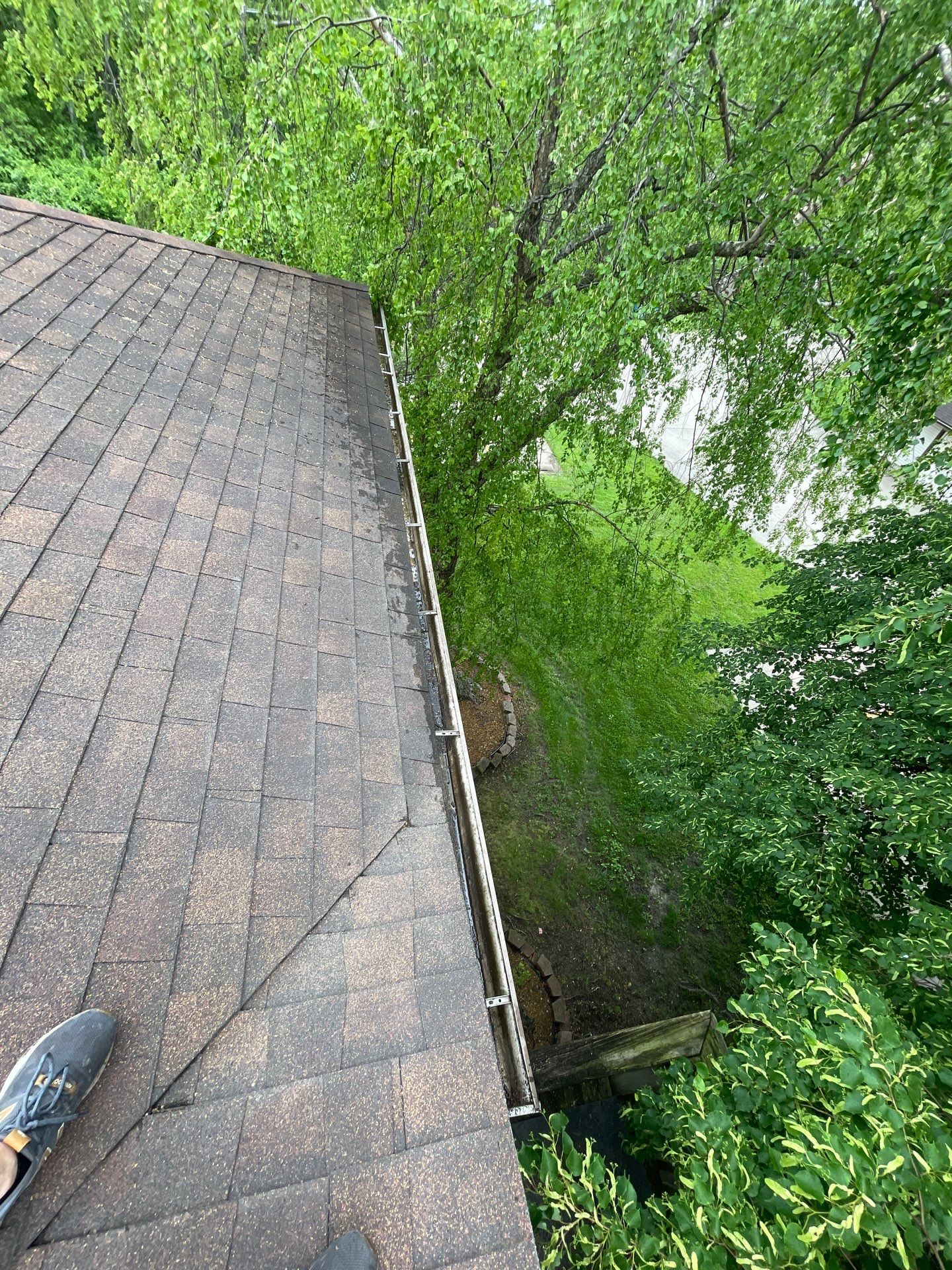 Commercial gutter cleaning Springfield, IL after photo with clean gutters
