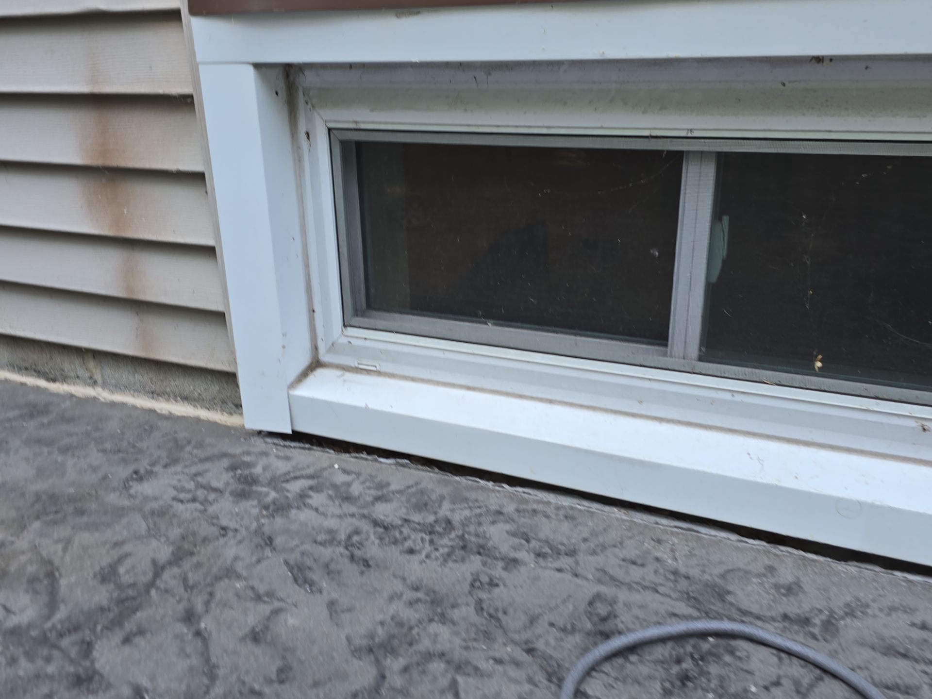 Embedded Fiber Reinforcement by Toledo Basement Repair 