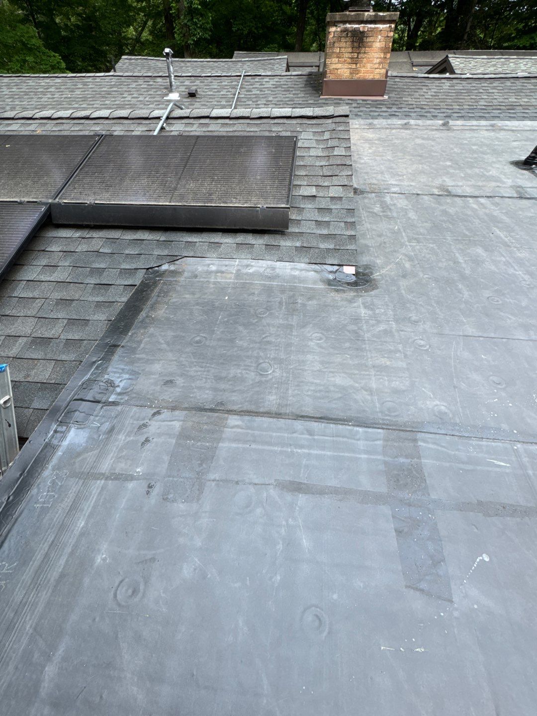 EPDM installed in Woodbury, CT by DiGiorgi Roofing and Siding Inc