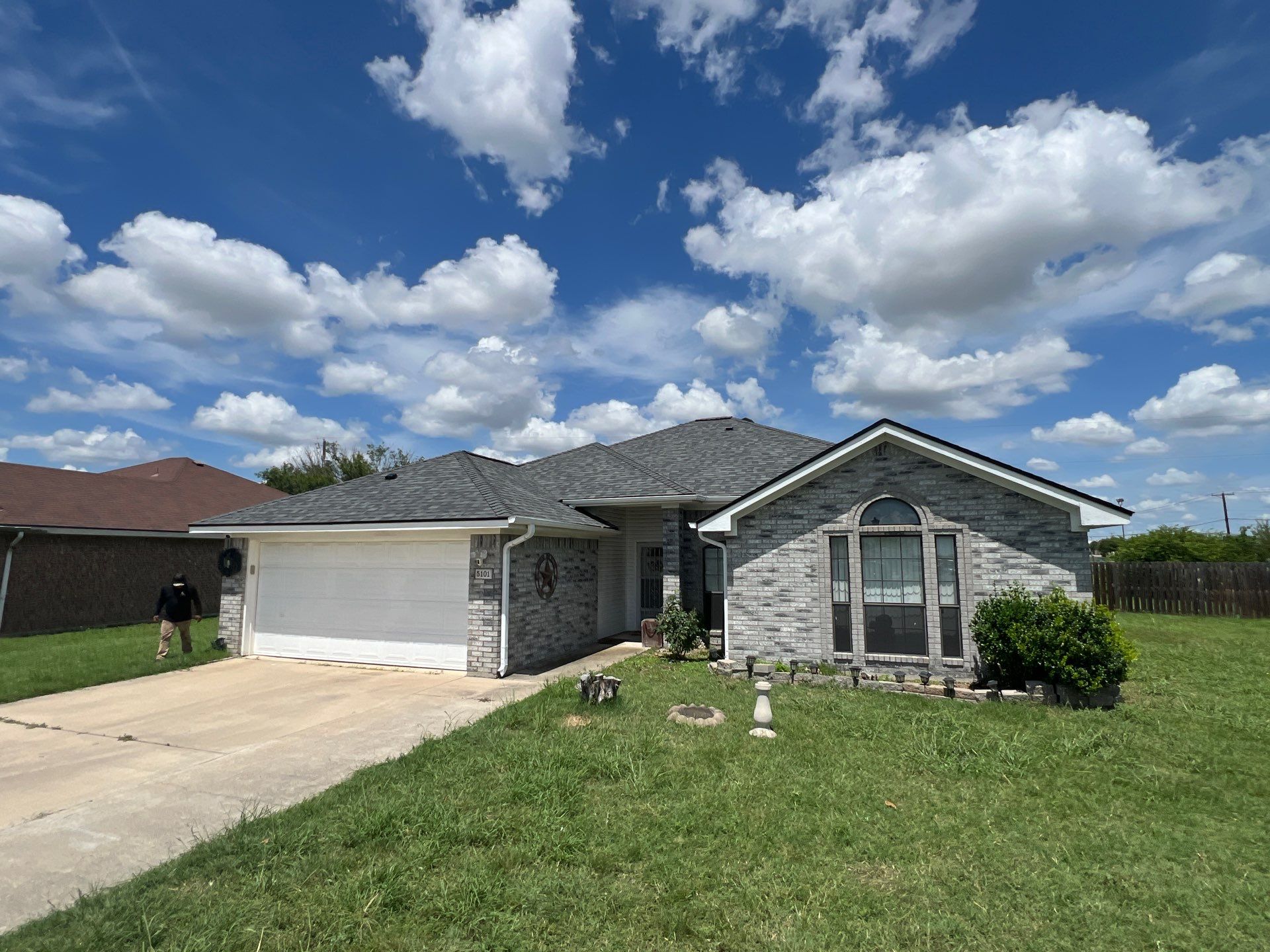 Estate Gray - Owens Corning TruDefinition Duration by RoofsOnly.com