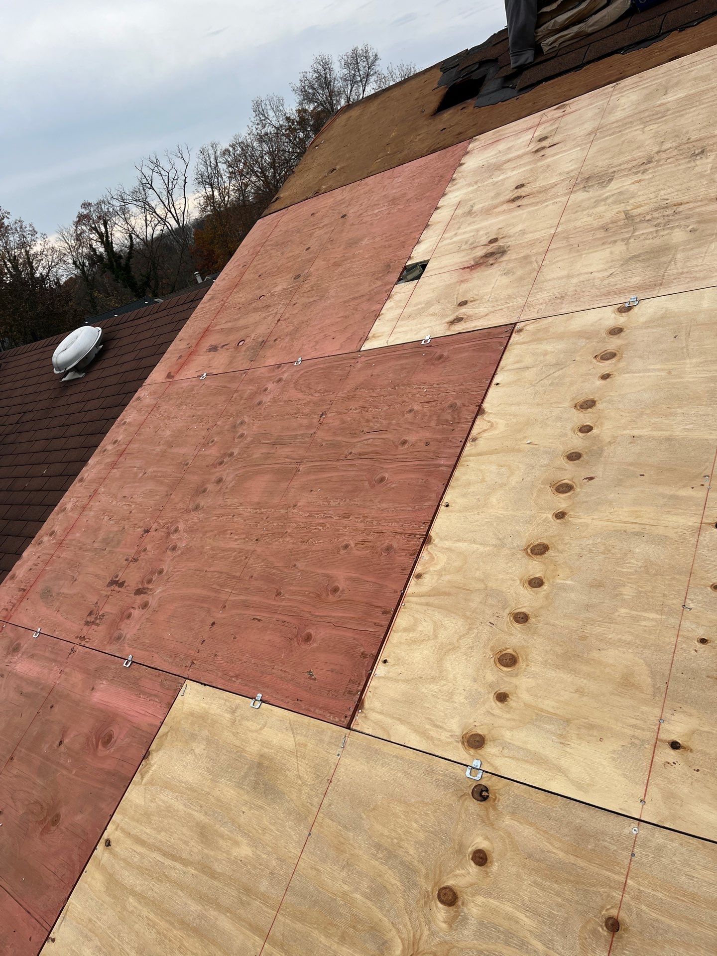 Springfield: Residential Roof Replacement with CertainTeed Landmark Pro in Max Def Burnt Sienna by RM Banning, Inc.