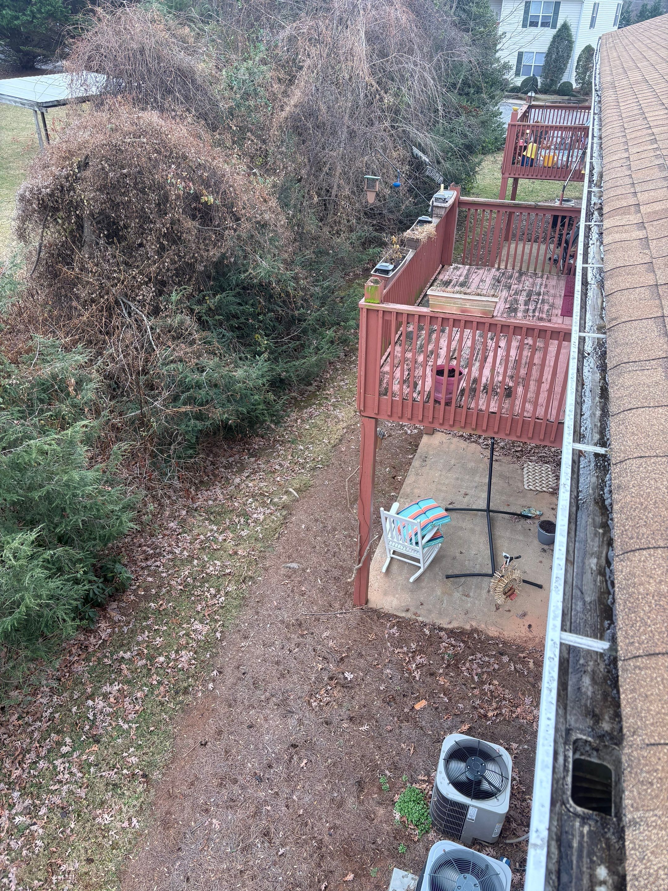 Commercial gutter cleaning Asheville after photo with clean gutters