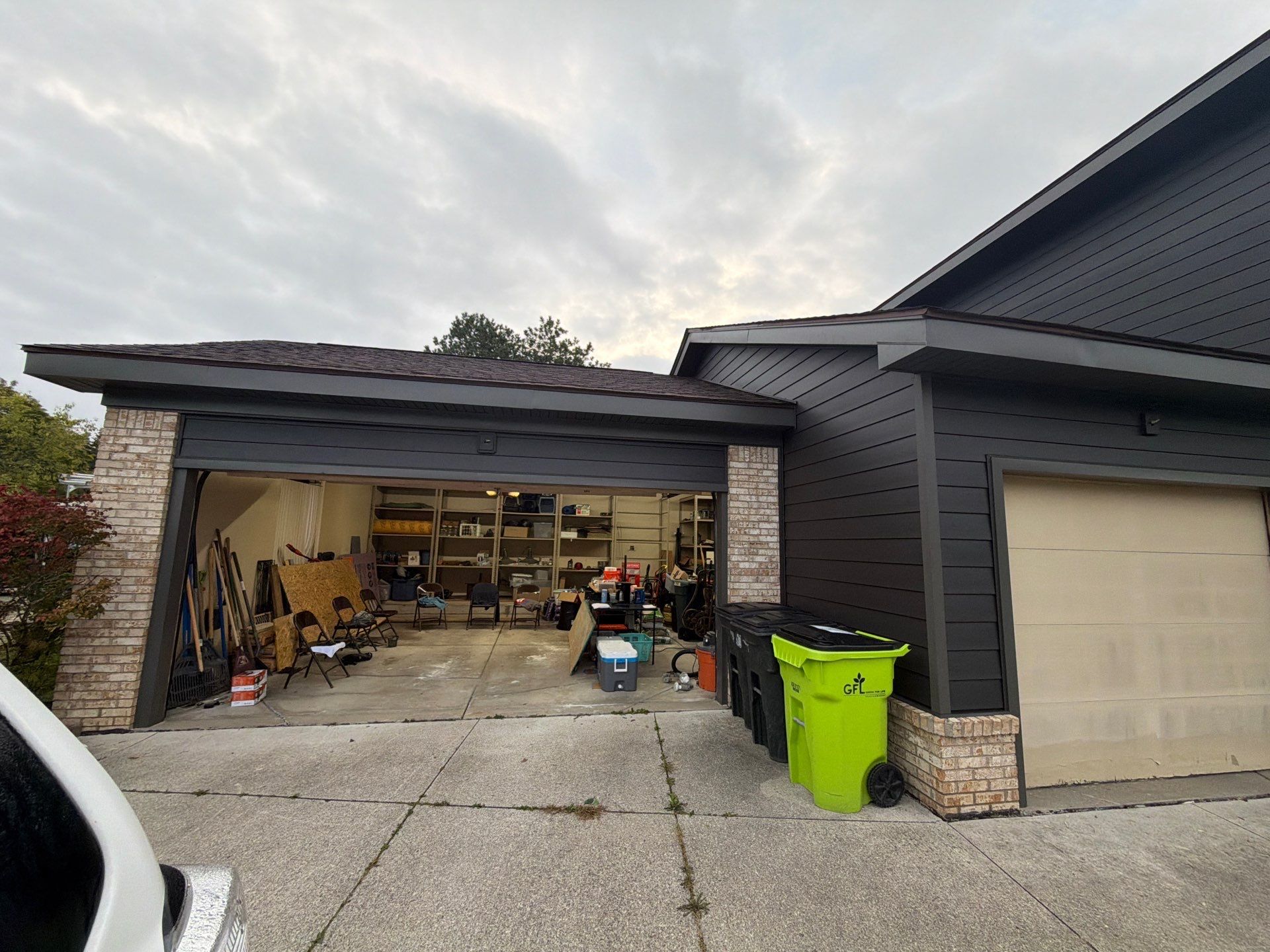 Siding Replacement using Alside S7 Cedar Mill Grain Cast Iron by 180 Contractors