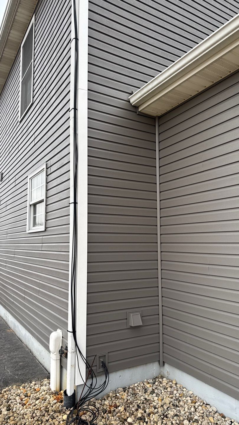 Siding Installation using Alside Coventry D4DL by Nitro Roofing and Construction