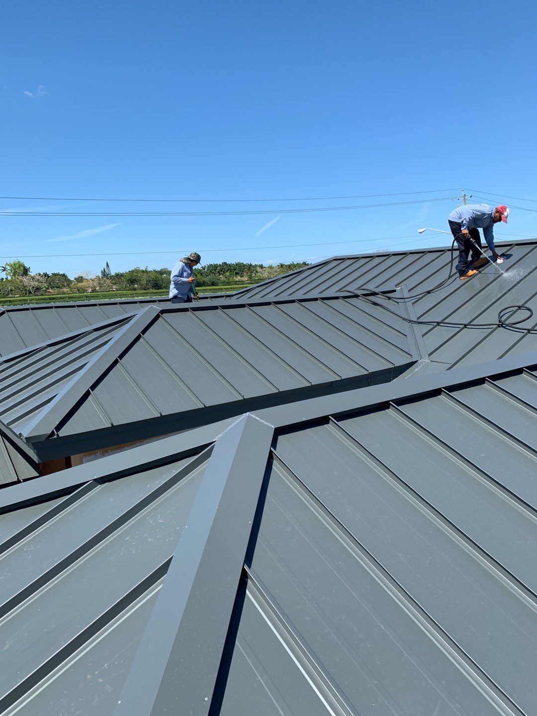 Metal Roof - Galvalume - Charcoal by Istueta Roofing