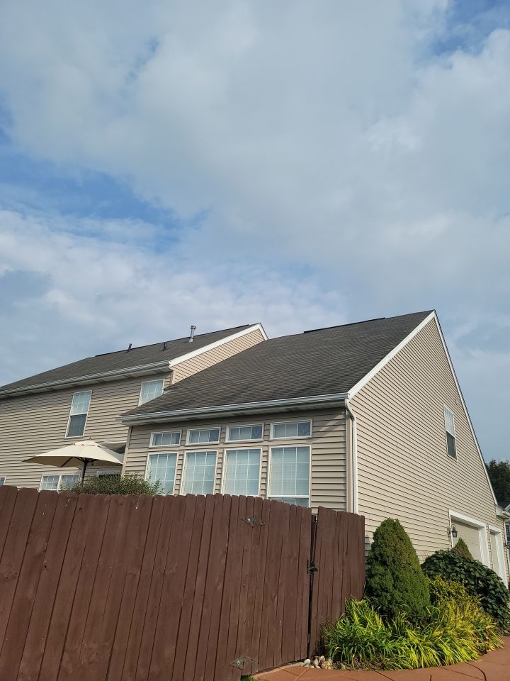 ATLAS PINNACLE COLOR: BURNT HICKORY DRIP EDGE: WHITE by Eagle Eye Roofing