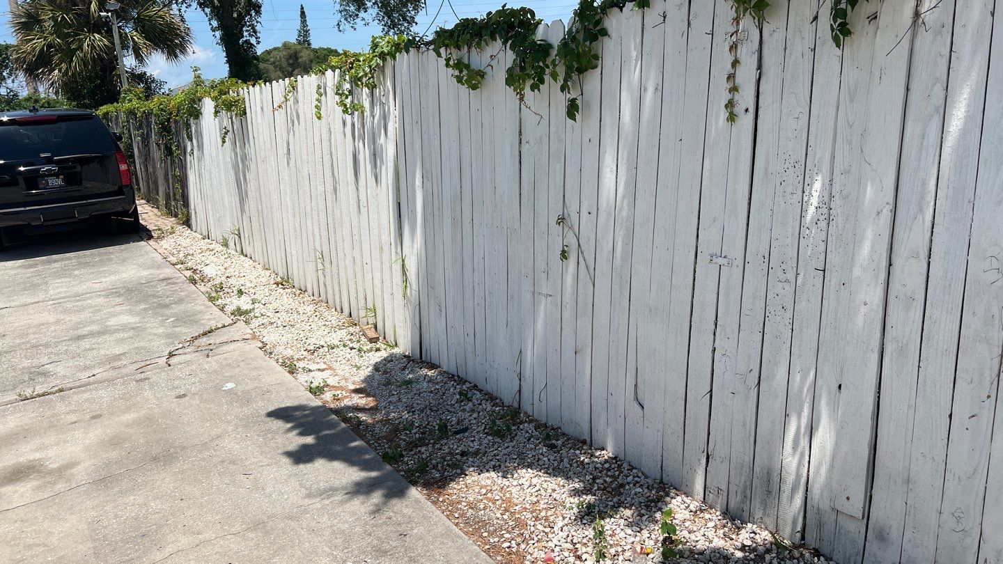 Bradenton, FL 6+2 White Vinyl Privacy Fence  by Asap fence and gates, LLC