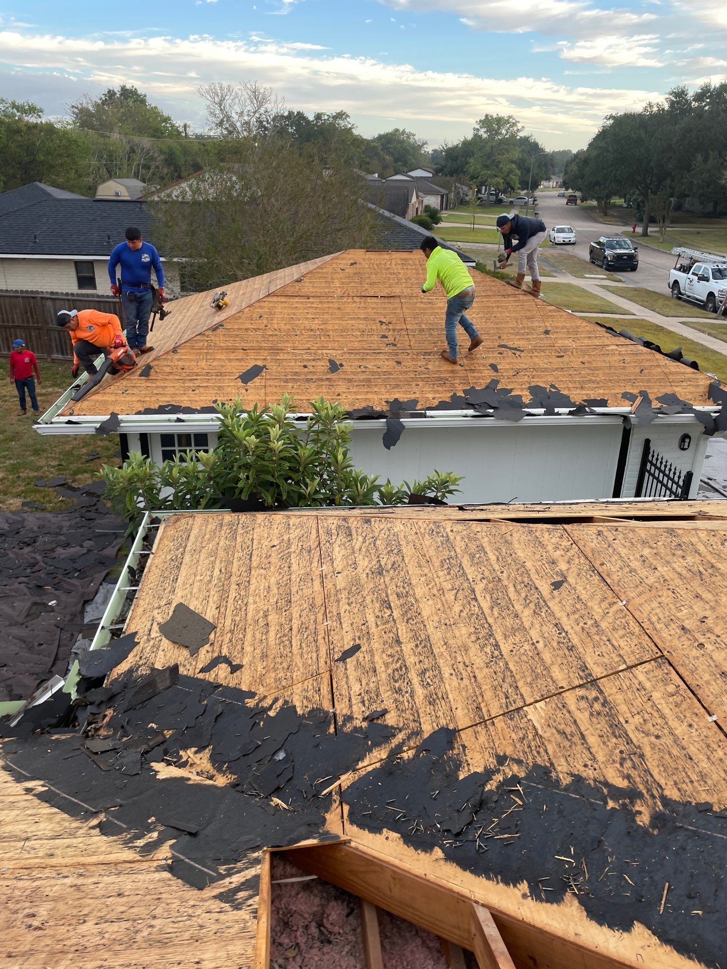 Residential Roofing Installation using Owen's Corning Duration (Lifetime) Shingles by Roof Repair Company