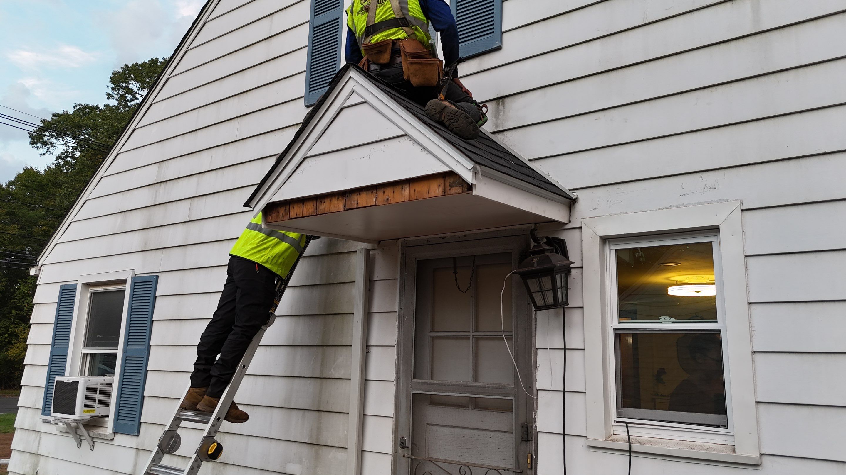 Atlas Pinnacle Pristine: Black Shadow in Wallingford by Golden Shield Roofing
