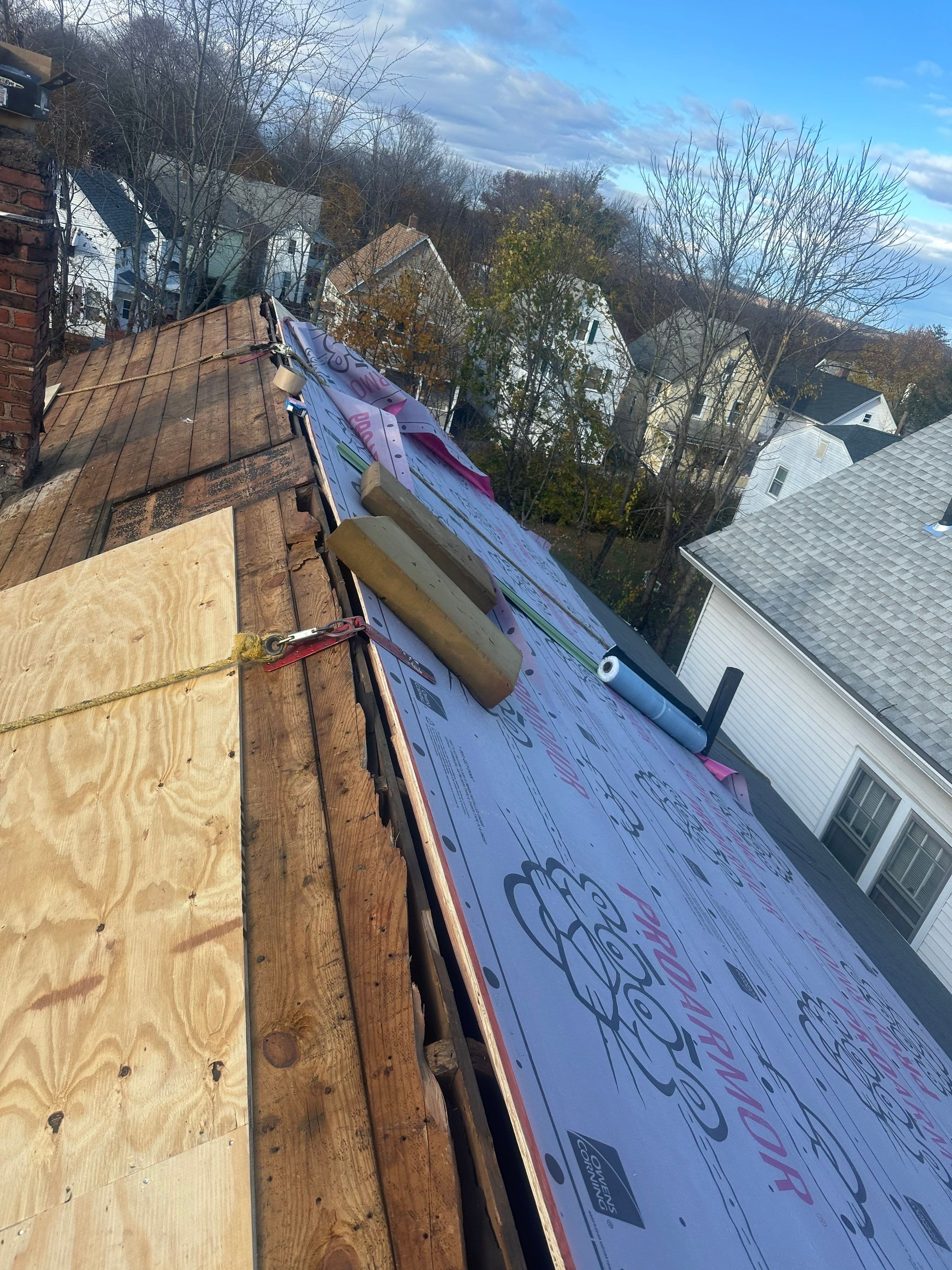 Owens Corning Oakridge: Onyx Black in Middletown by Golden Shield Roofing