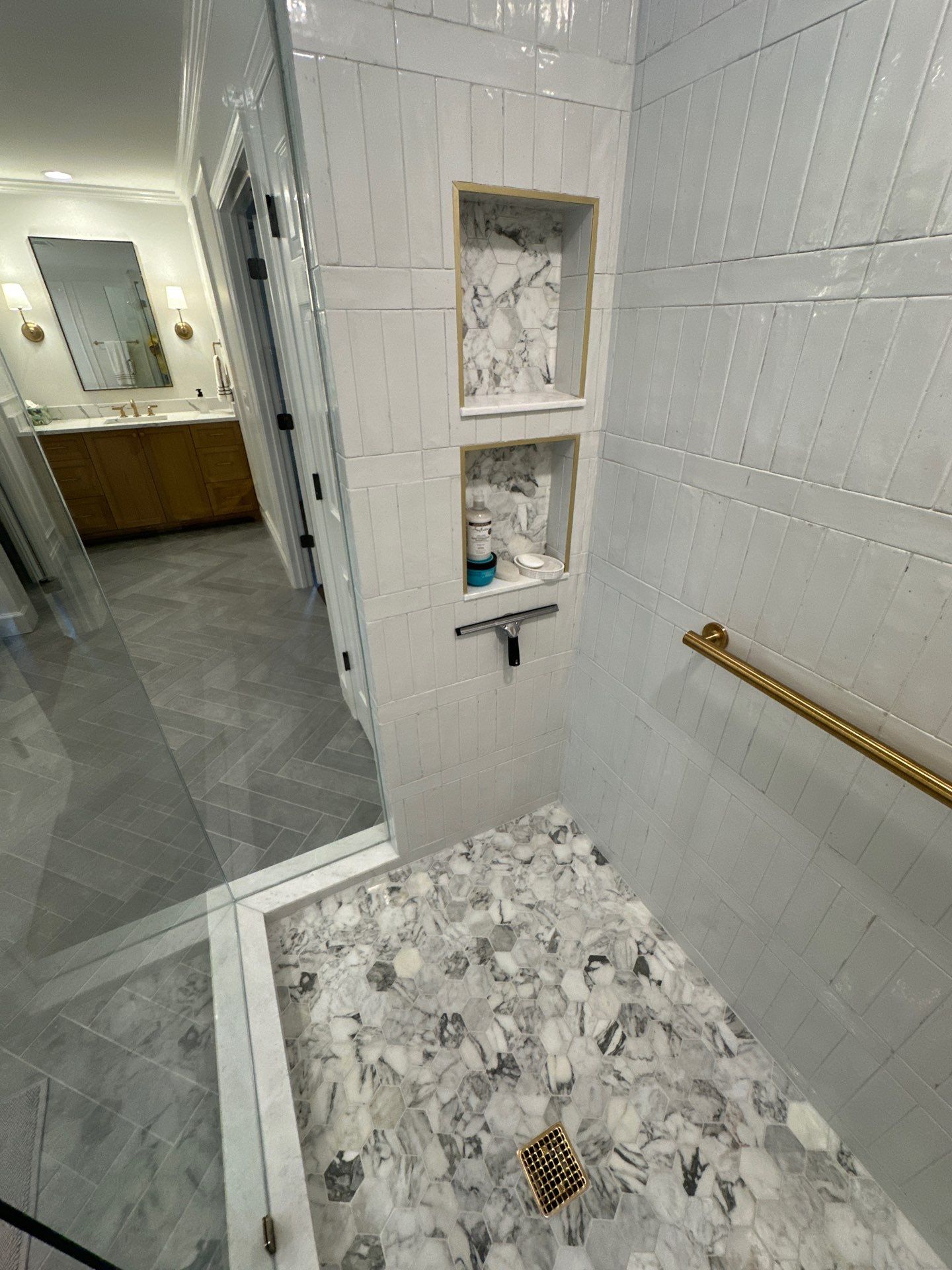 Master bathroom renovation by Prudencio